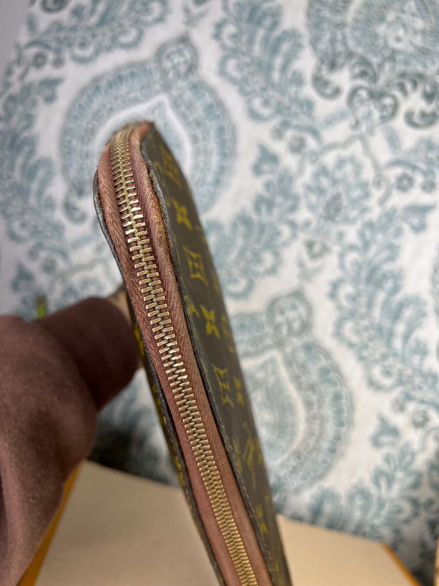 Louis Vuitton Poche Documents PM