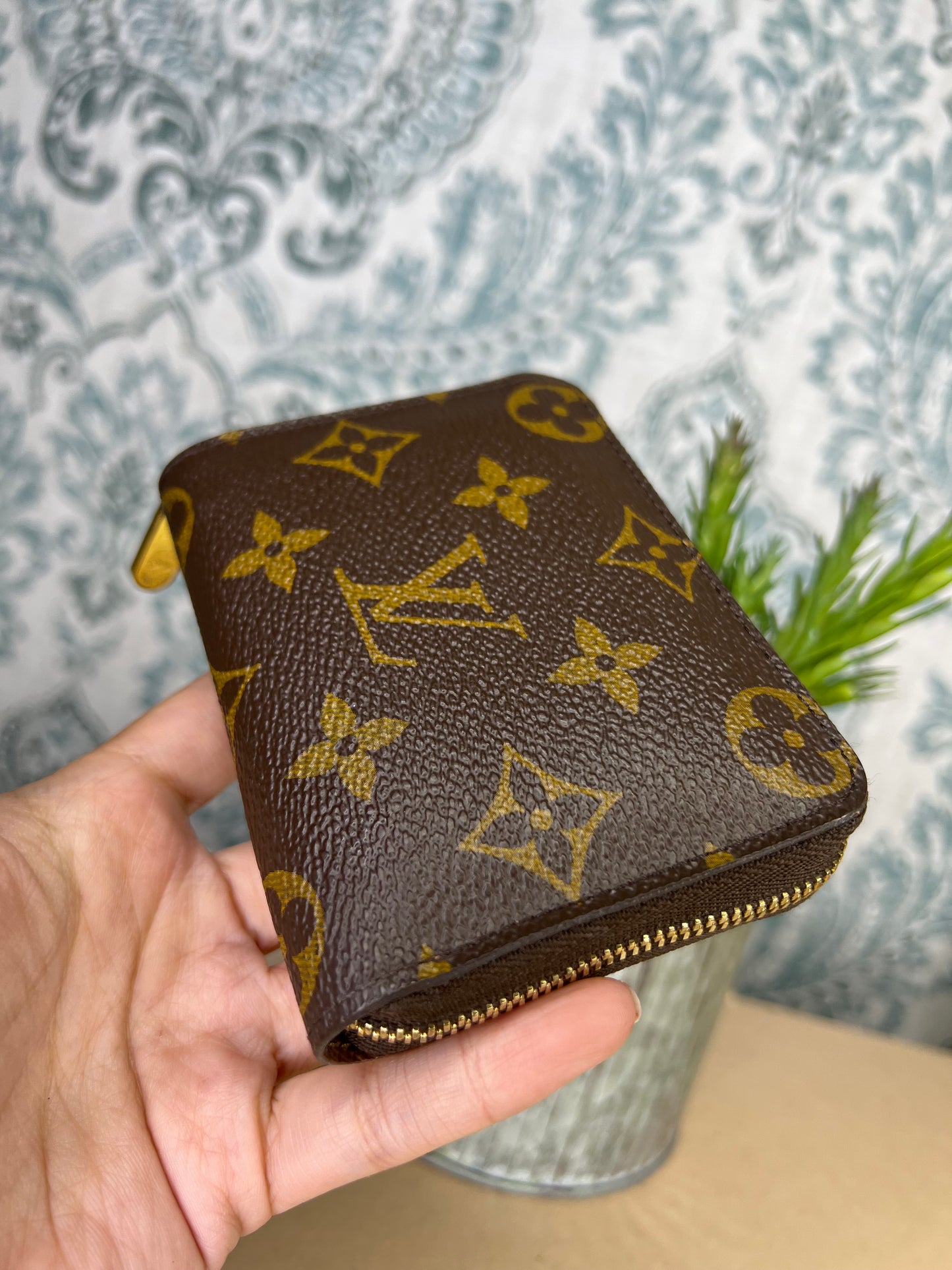 Louis Vuitton Zippy Coin Purse / Compact Wallet