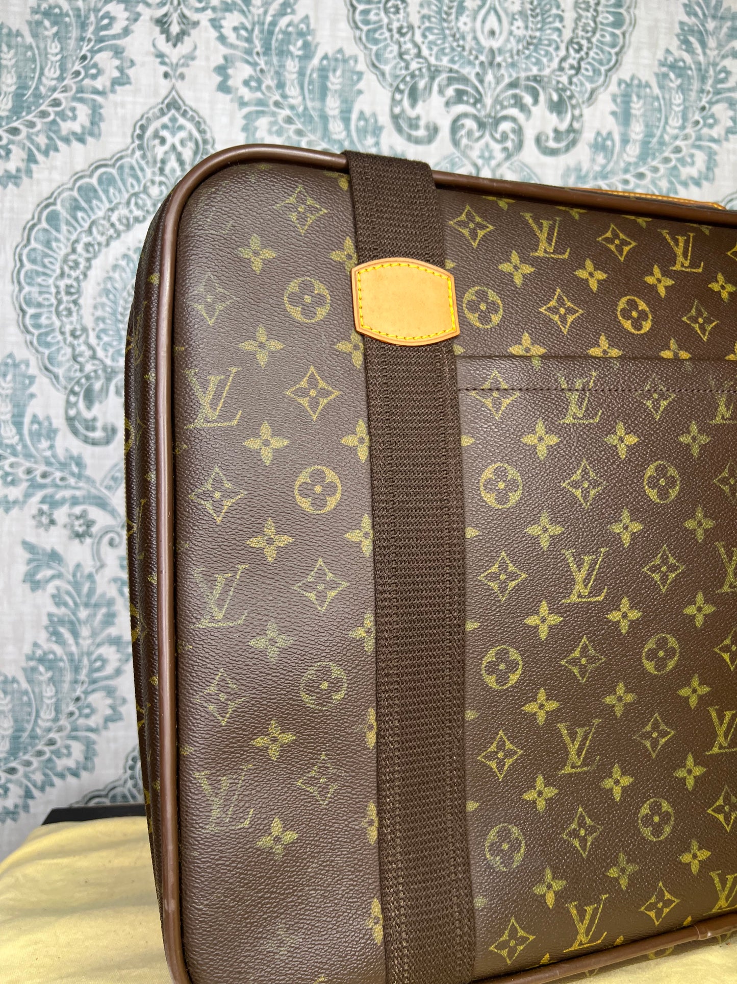 Satellite 53 Suit Case