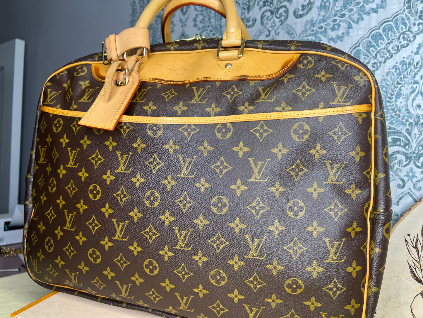 Louis Vuitton Alize 24