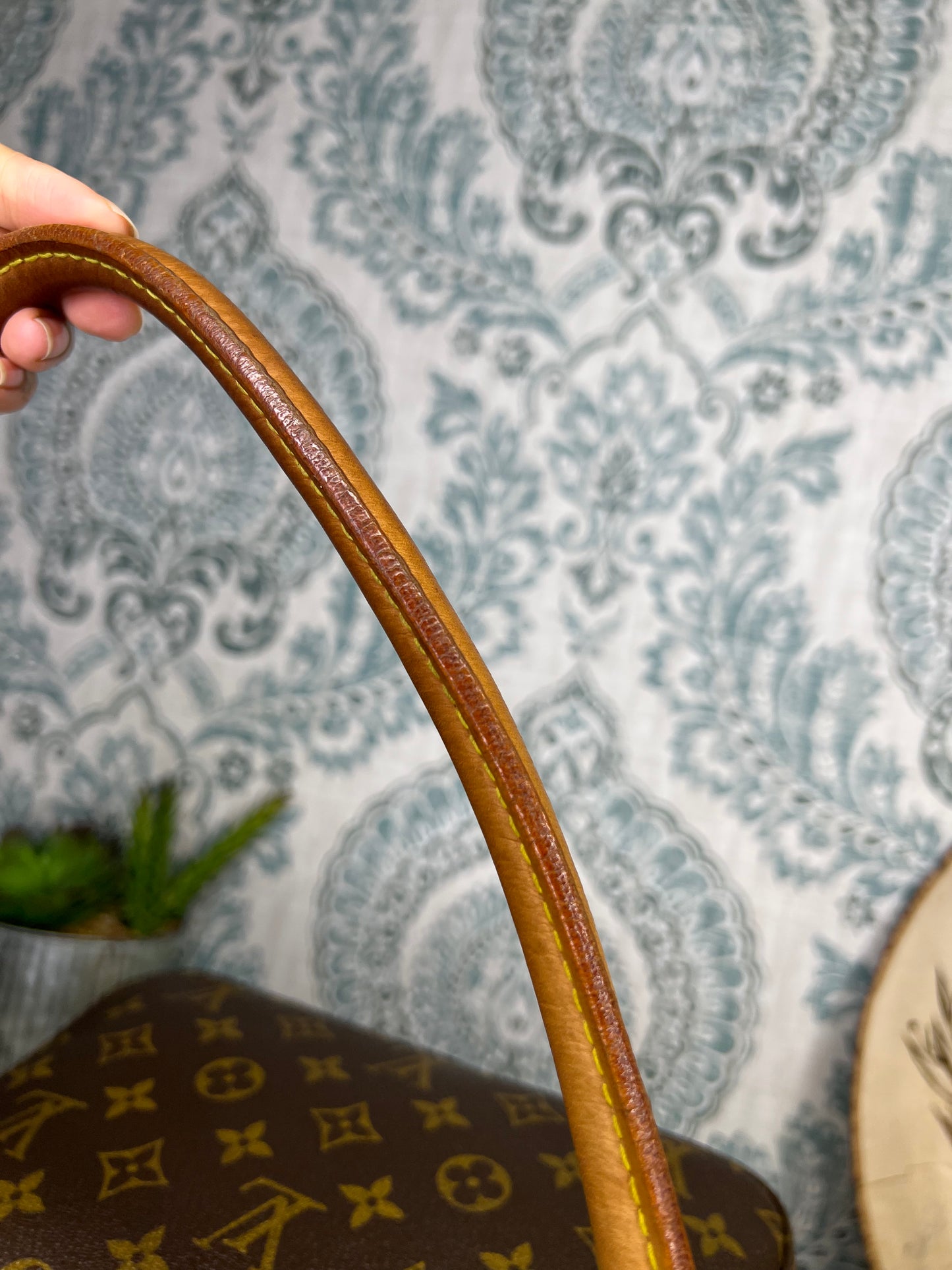 Louis Vuitton Looping MM