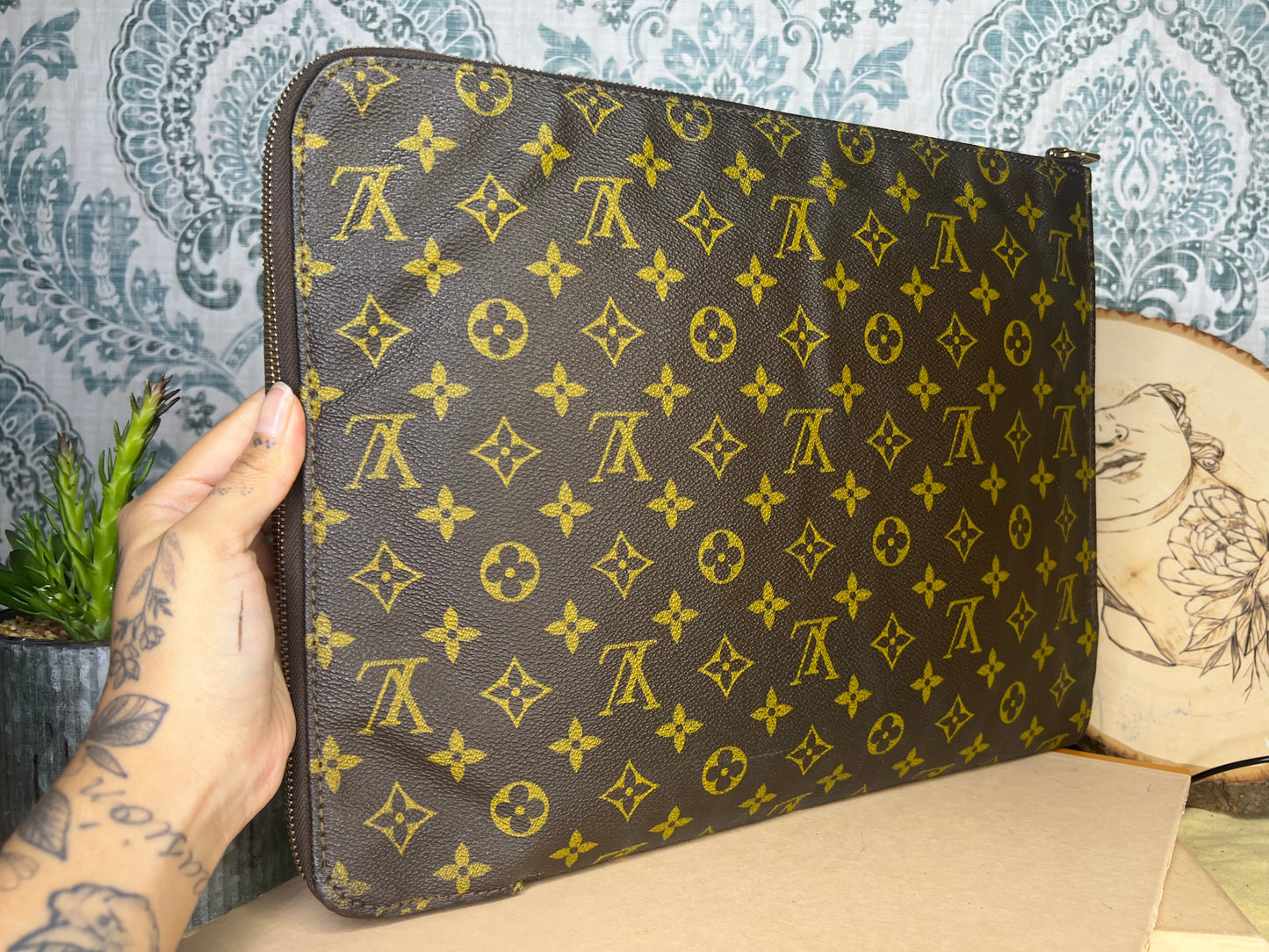 Louis Vuitton Poche Documents
