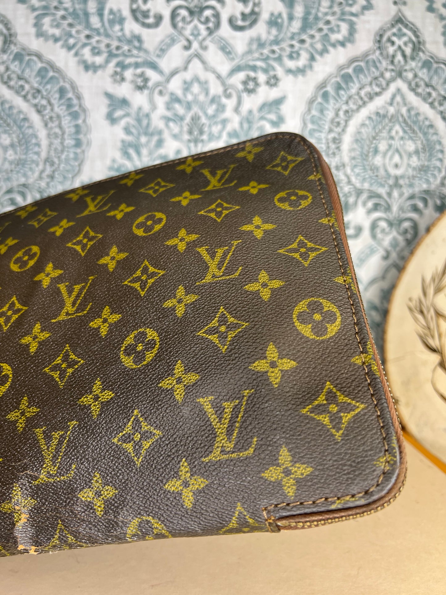 Louis Vuitton Poche Documents PM