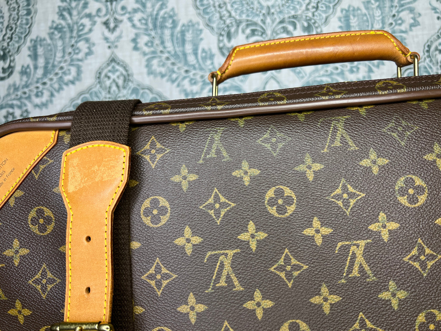 Satellite 53 Suit Case