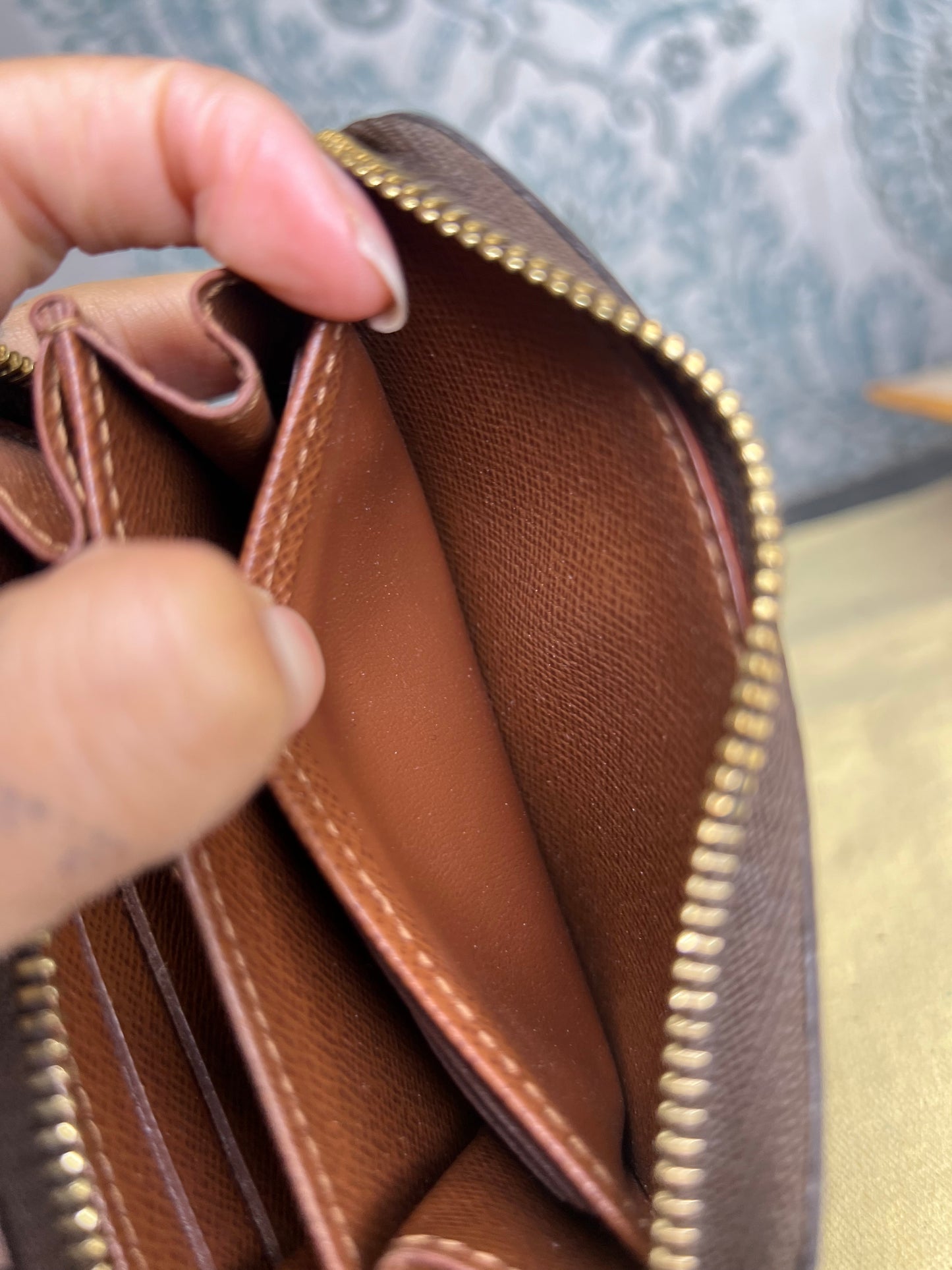 Louis Vuitton Zippy Coin Purse / Compact Wallet
