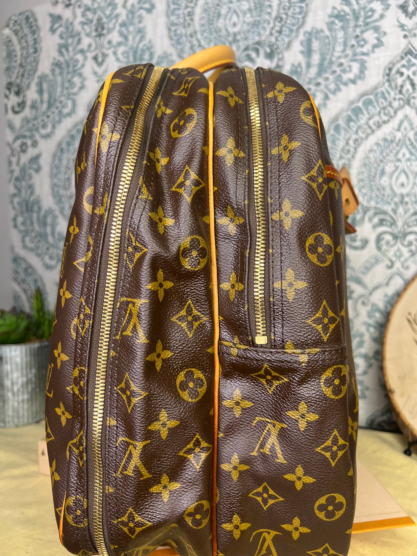 Louis Vuitton Alize 24