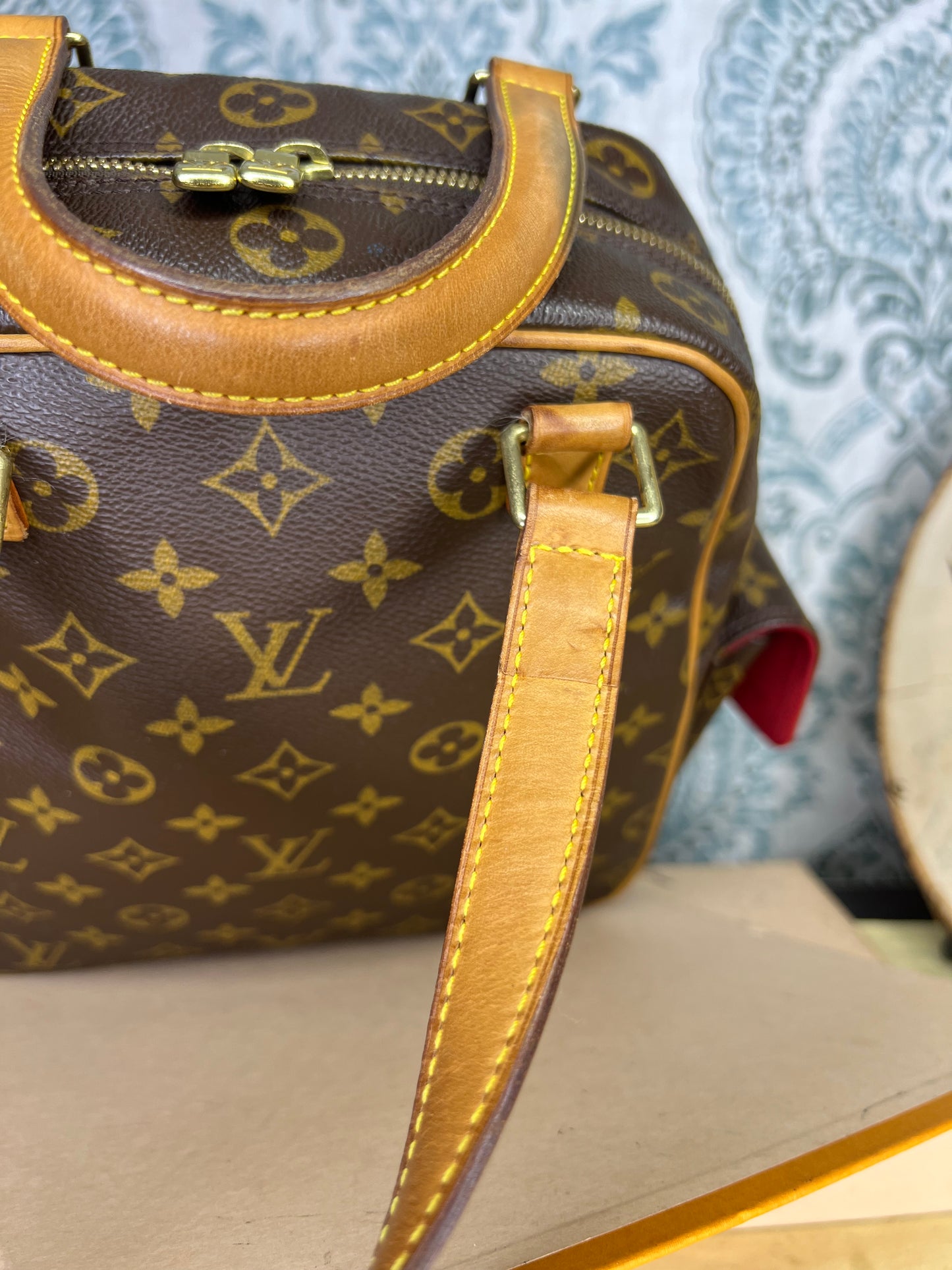 Louis Vuitton Excentri Cite Handbag