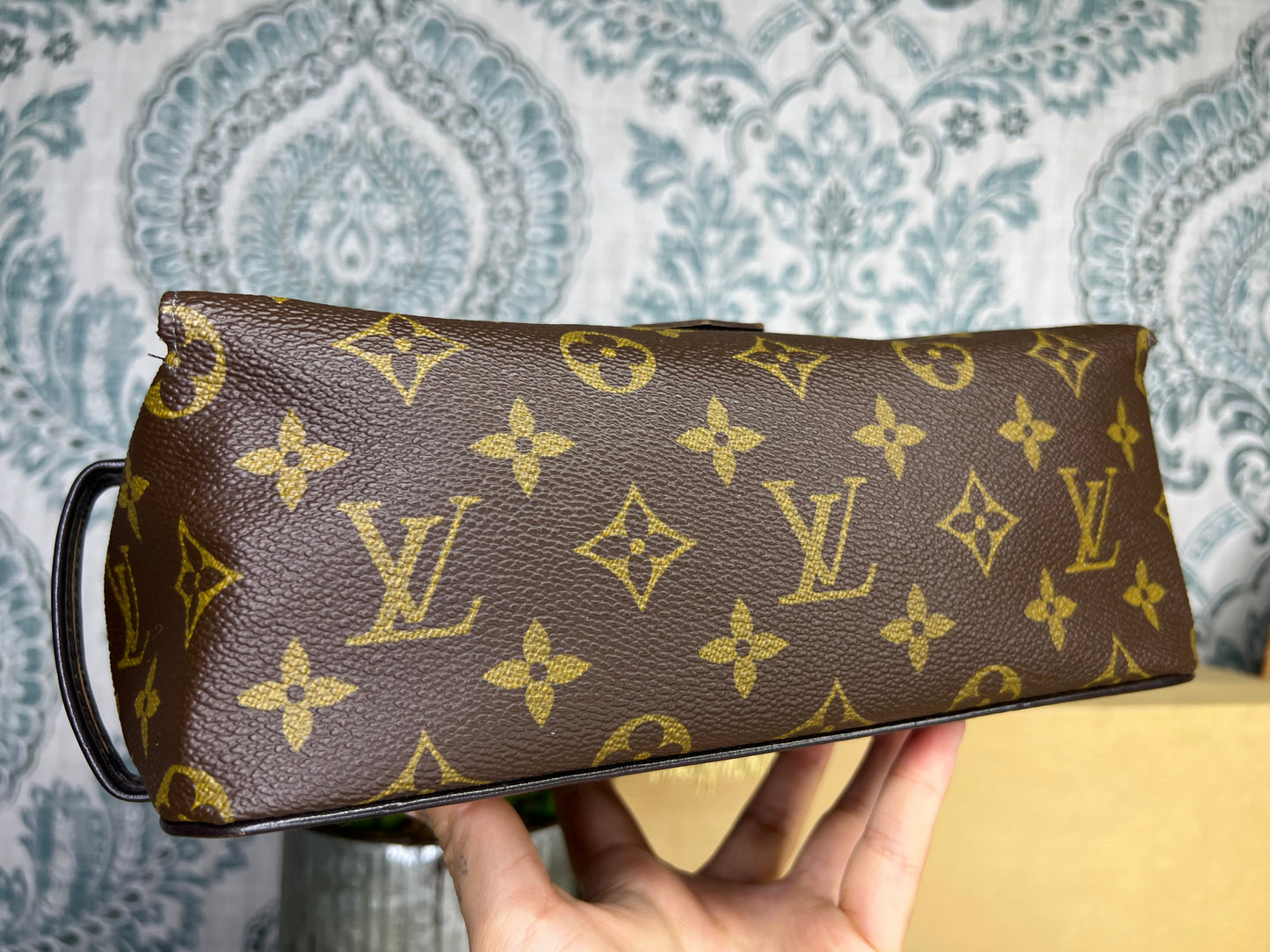 Louis Vuitton Toiletry / Dopp Kit