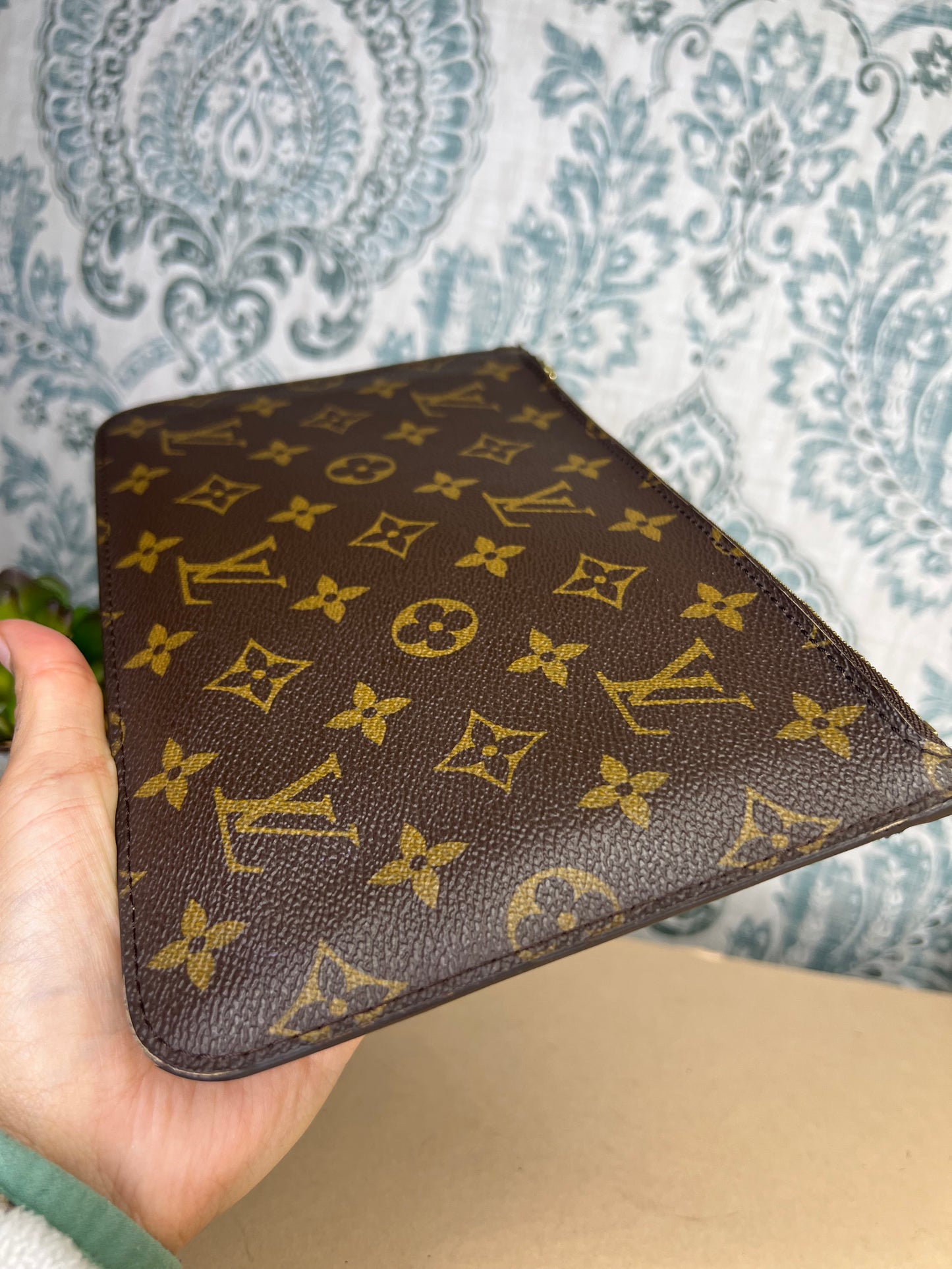 Louis Vuitton Neverfull MM Pochette