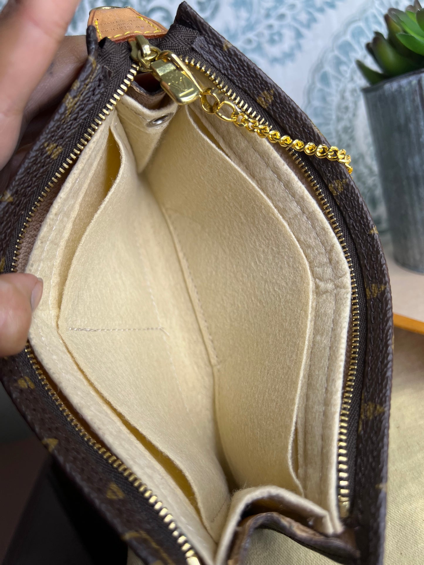 Louis Vuitton Monogram Bucket GM Pochette