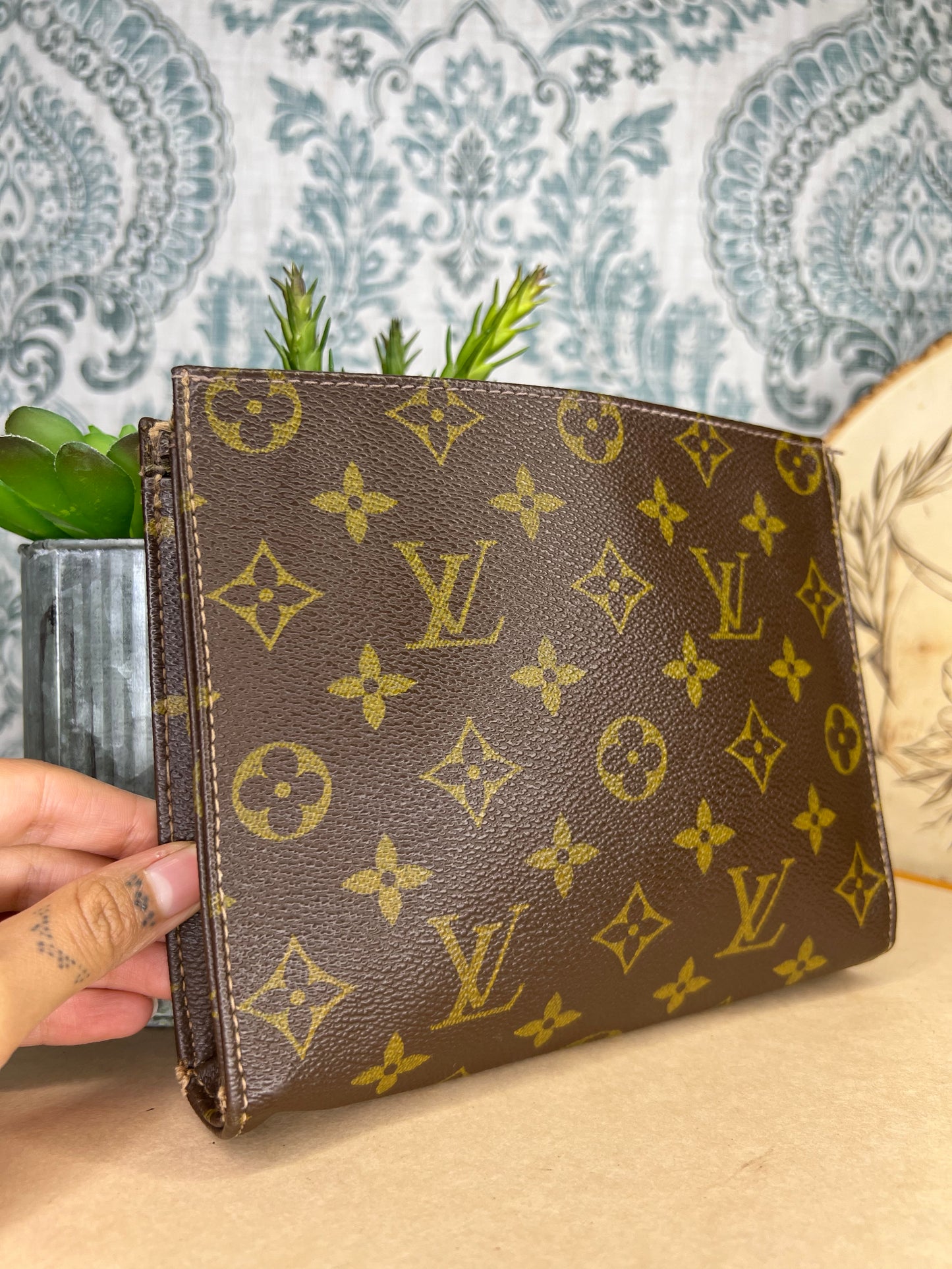 Louis Vuitton French Company Toiletry 19