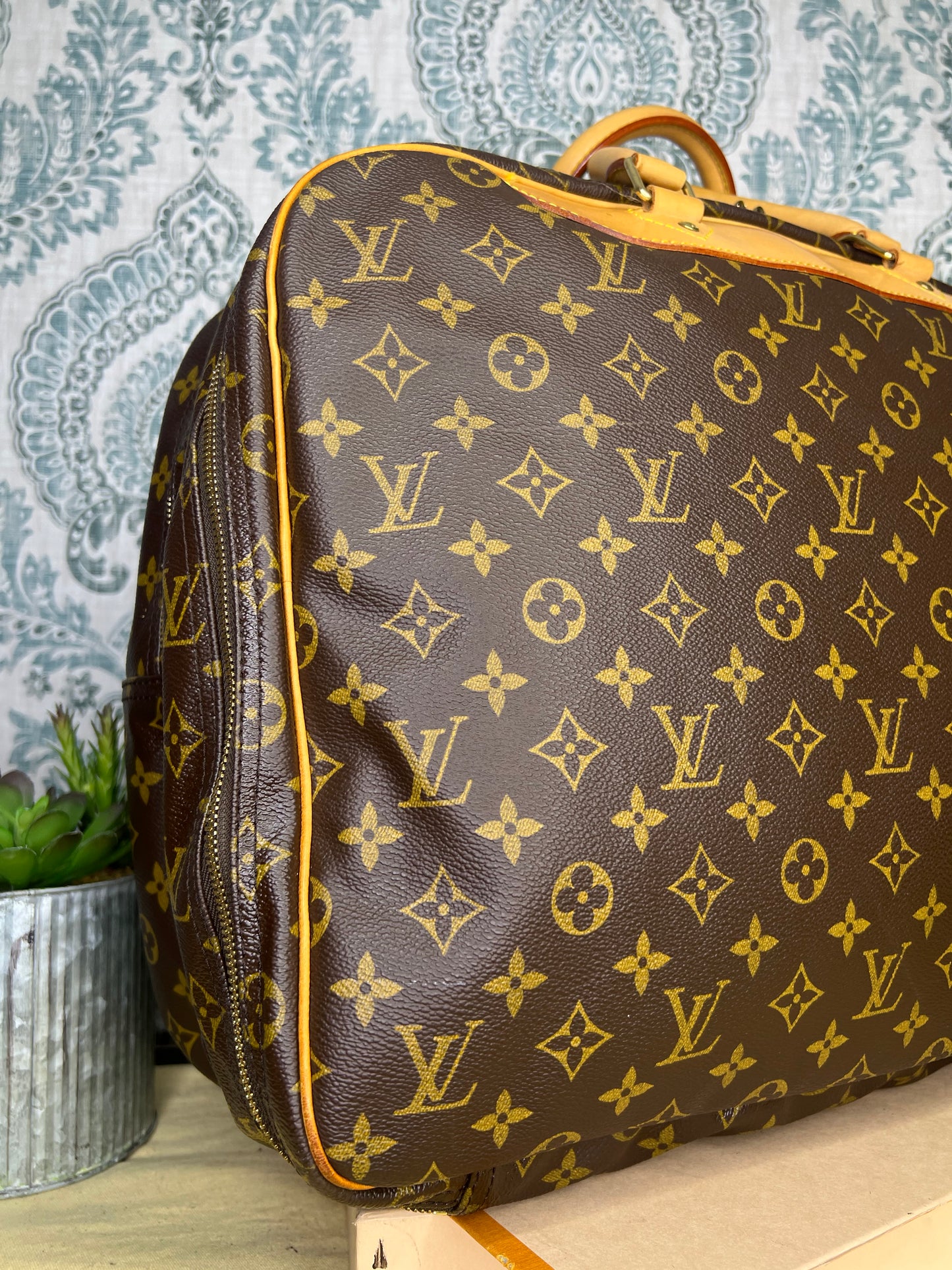 Louis Vuitton Alize 24