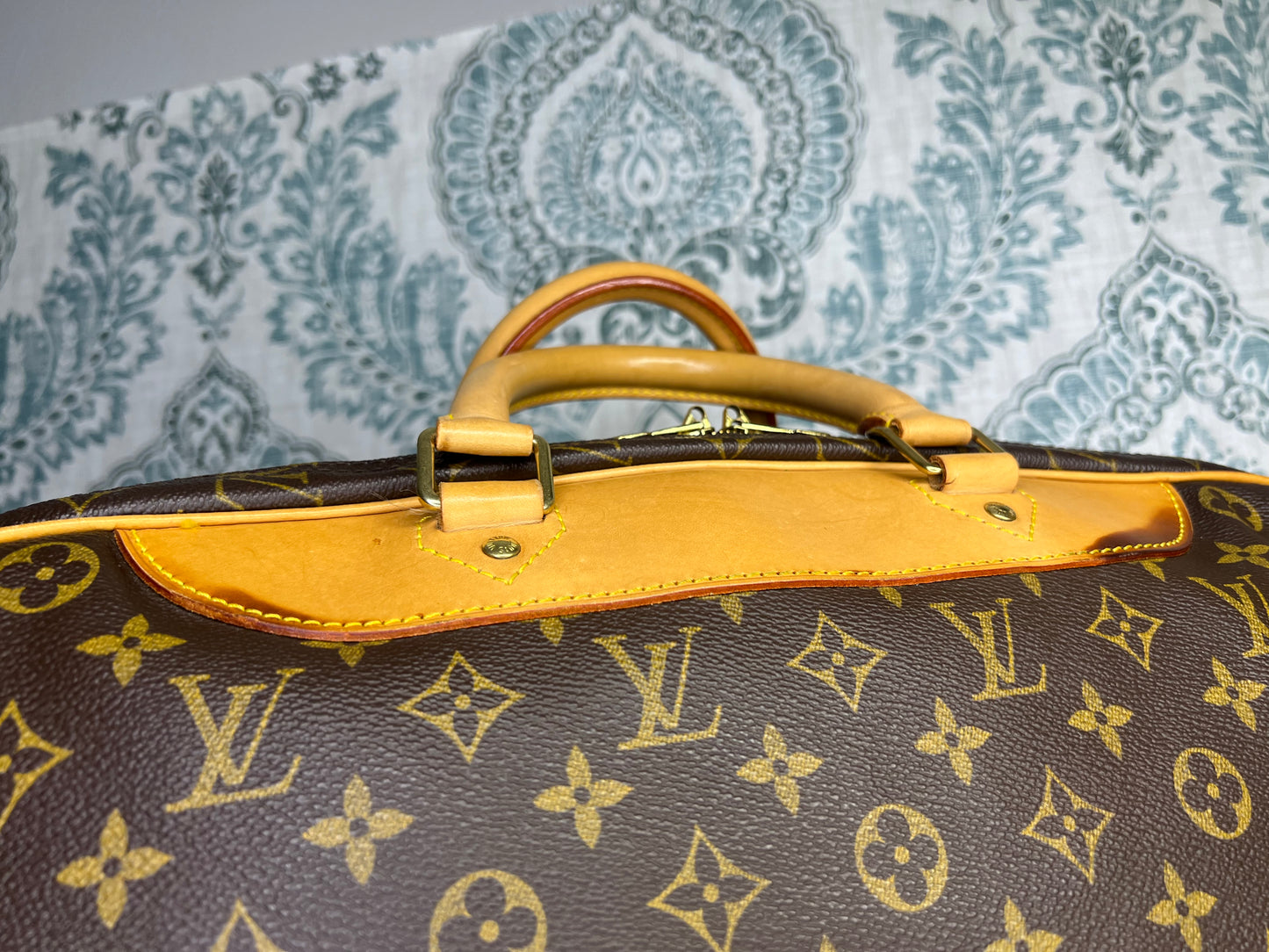 Louis Vuitton Alize 24