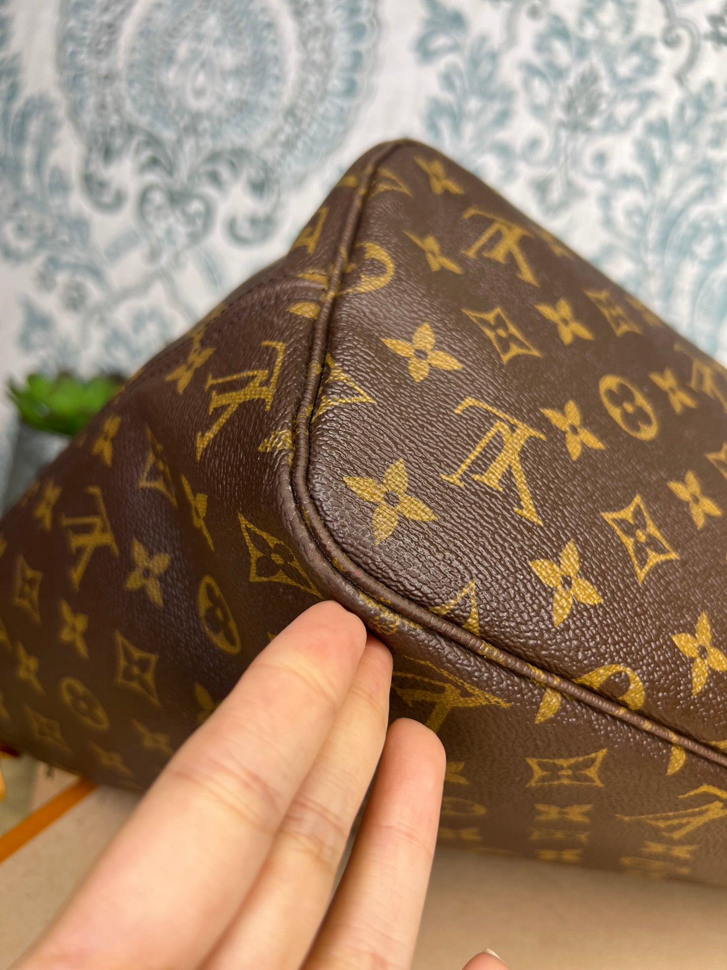 Louis Vuitton Neverfull Pivoine
