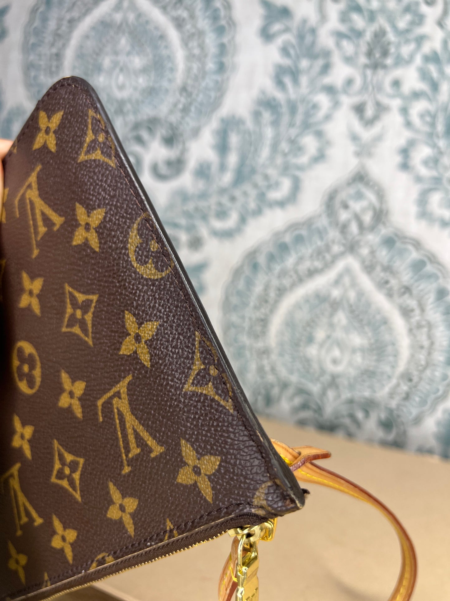 Louis Vuitton Neverfull MM Pochette