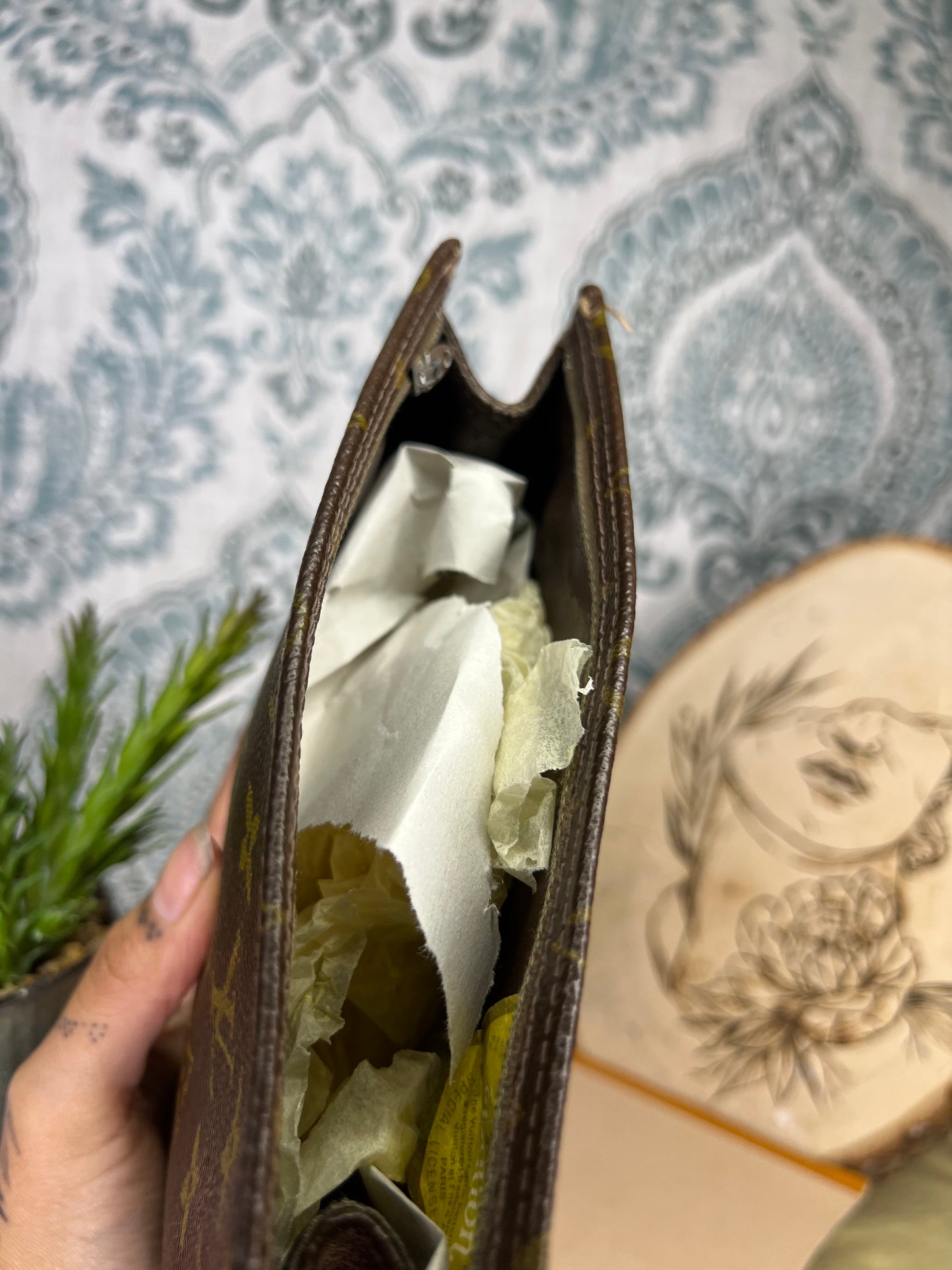 Louis Vuitton French Company Toiletry 19