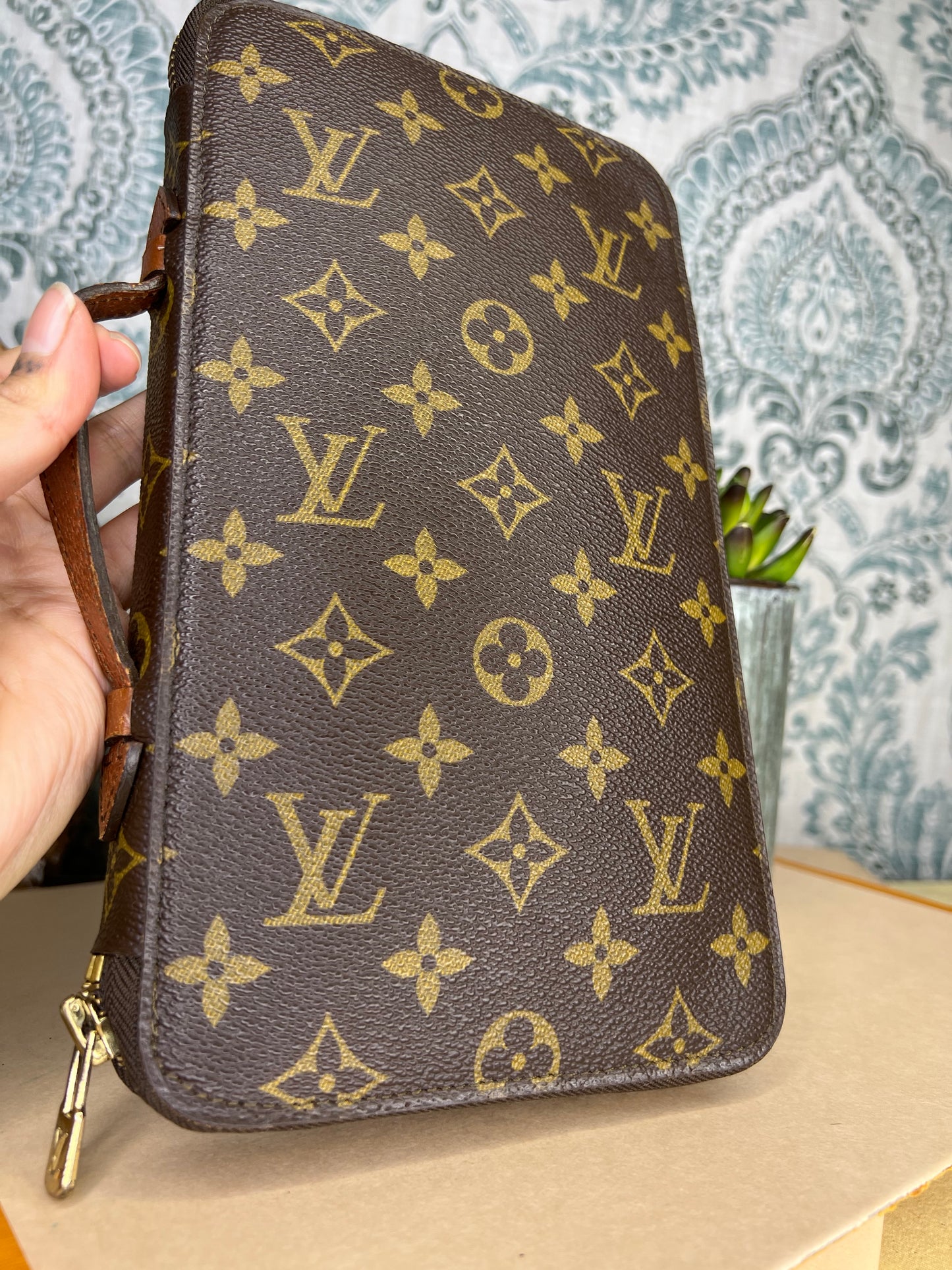 Escapade Travel Organizer Wallet