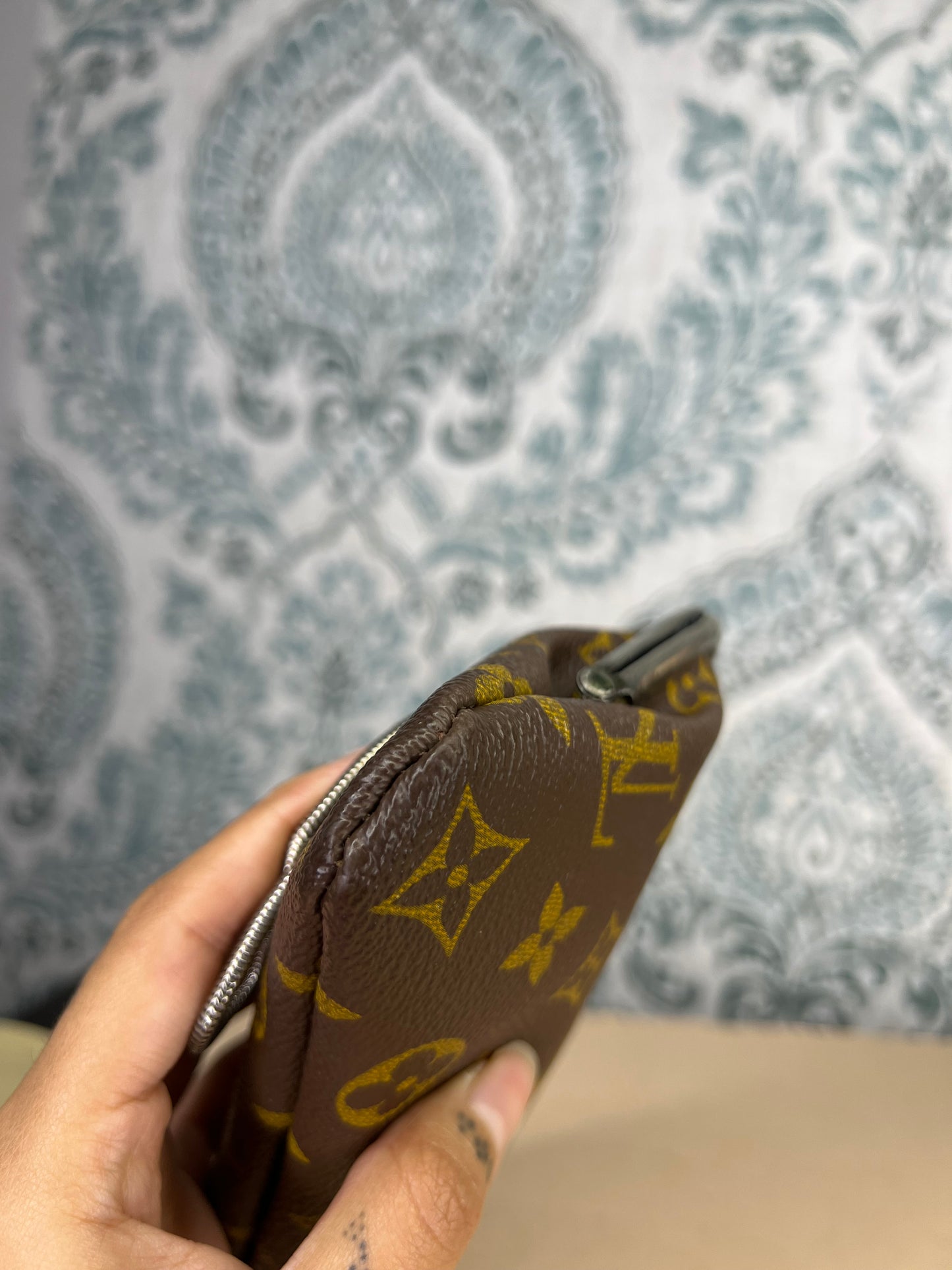 Louis Vuitton Kisslock Wristlet