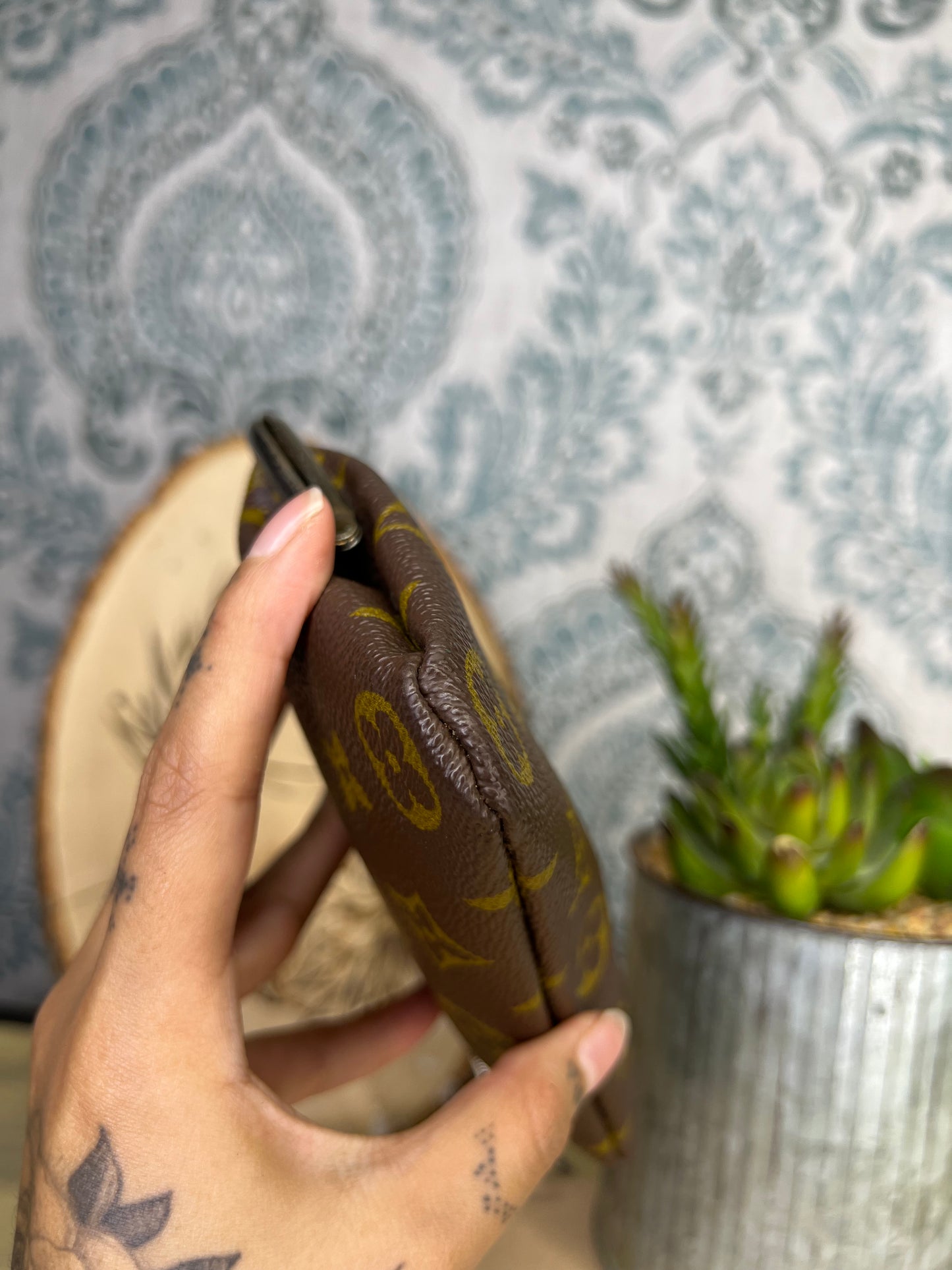 French Company Kisslock Pouch