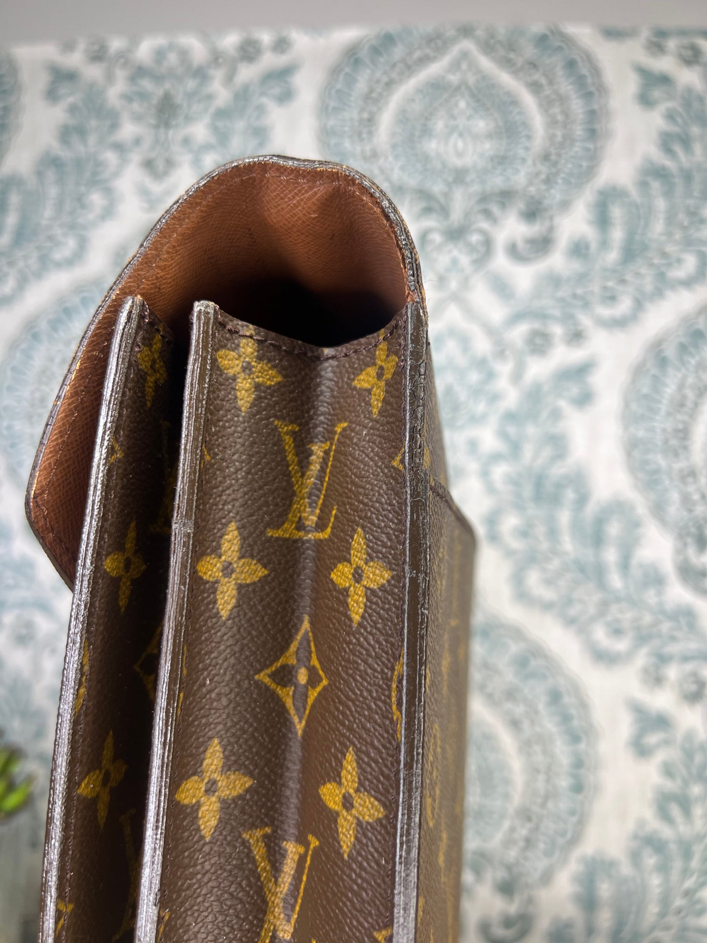 Louis Vuitton Serviette Conseiller Briefcase