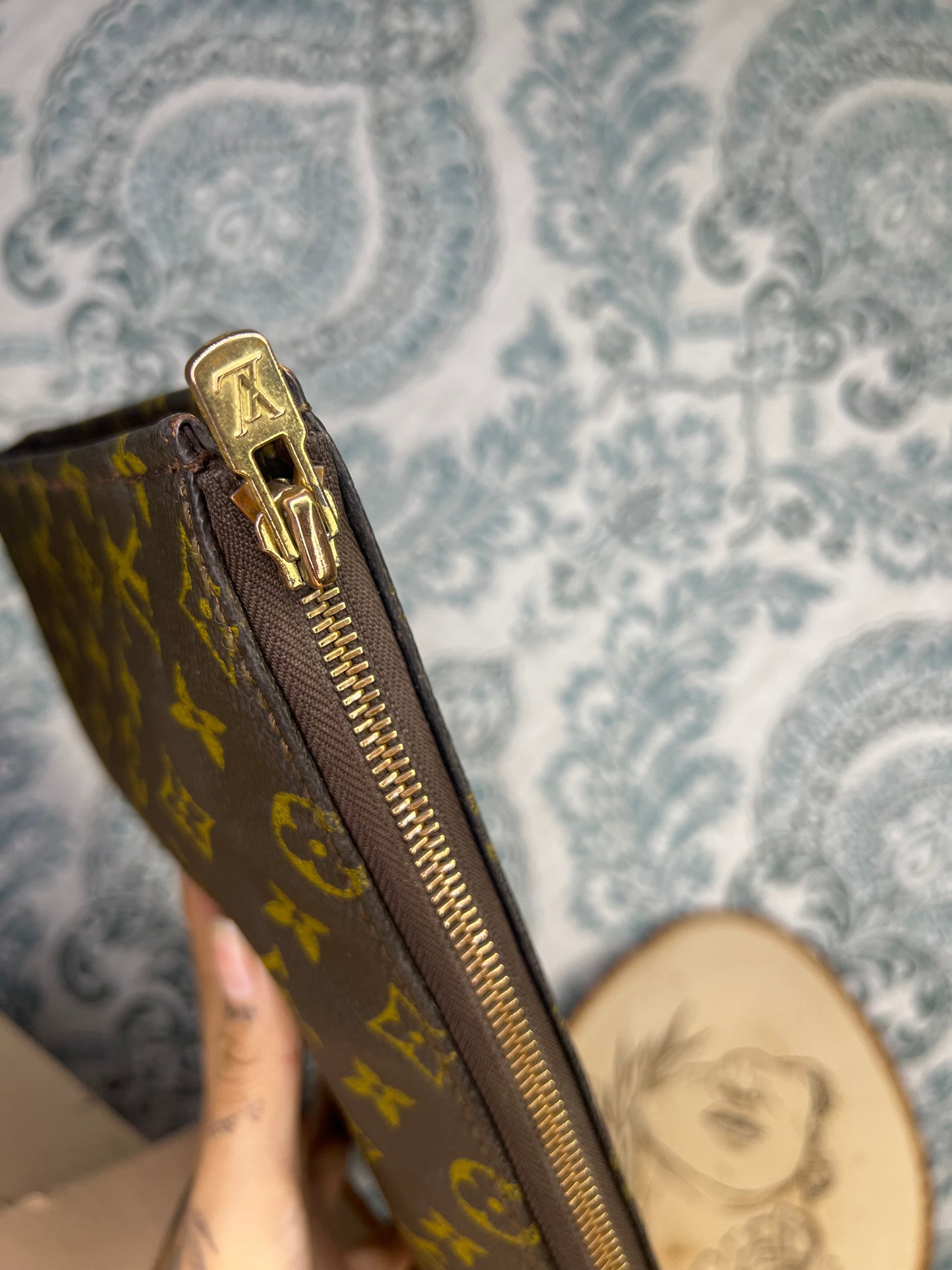 Louis Vuitton Poche Documents