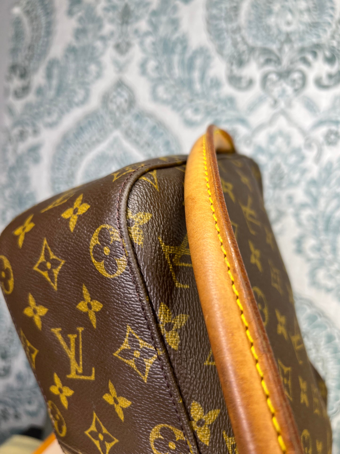 Louis Vuitton Looping MM