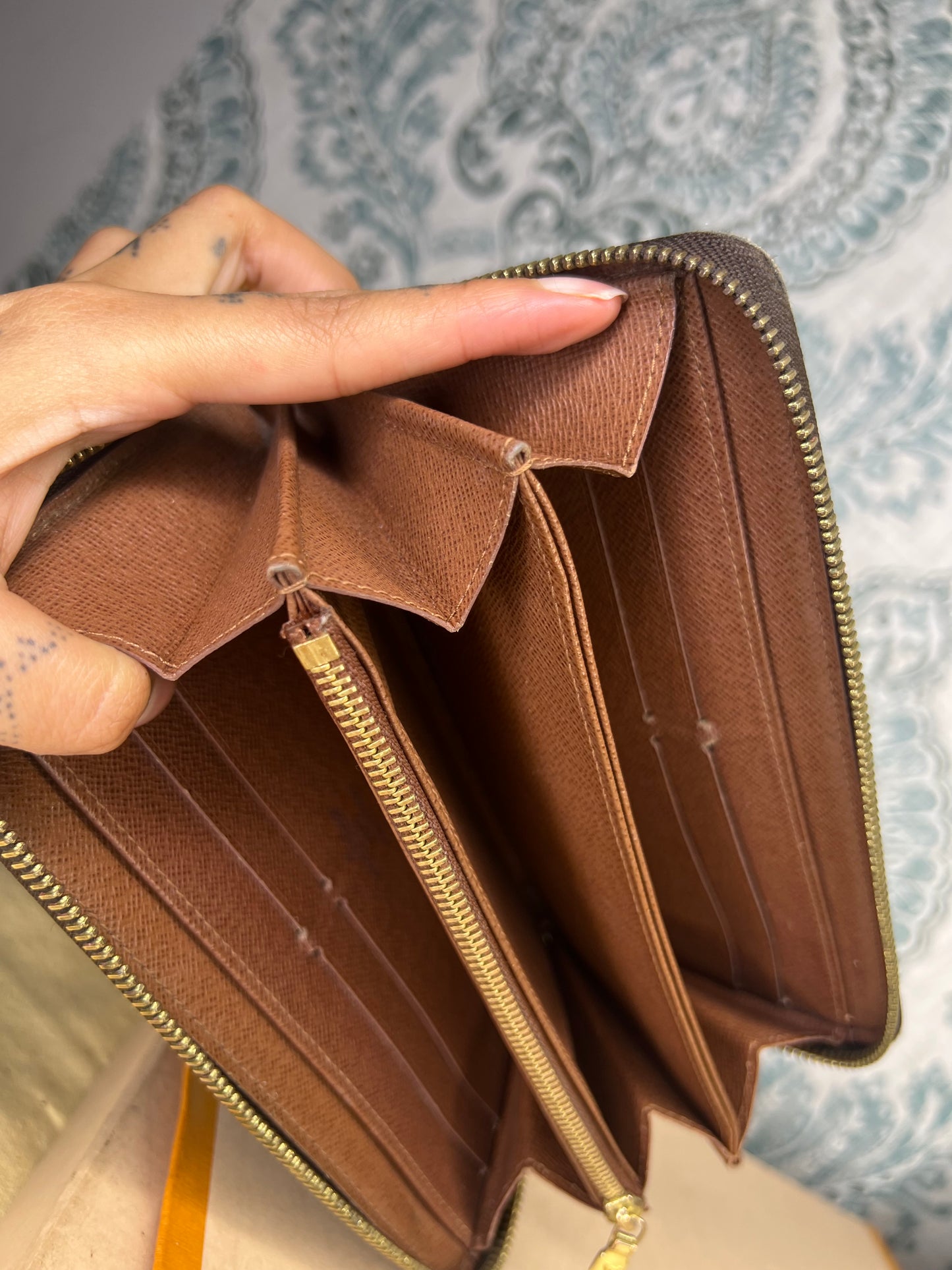 Louis Vuitton Zippy Wallet