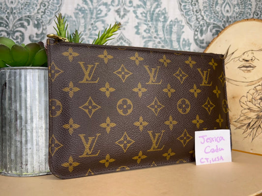 Louis Vuitton Neverfull Pouch Pivoine