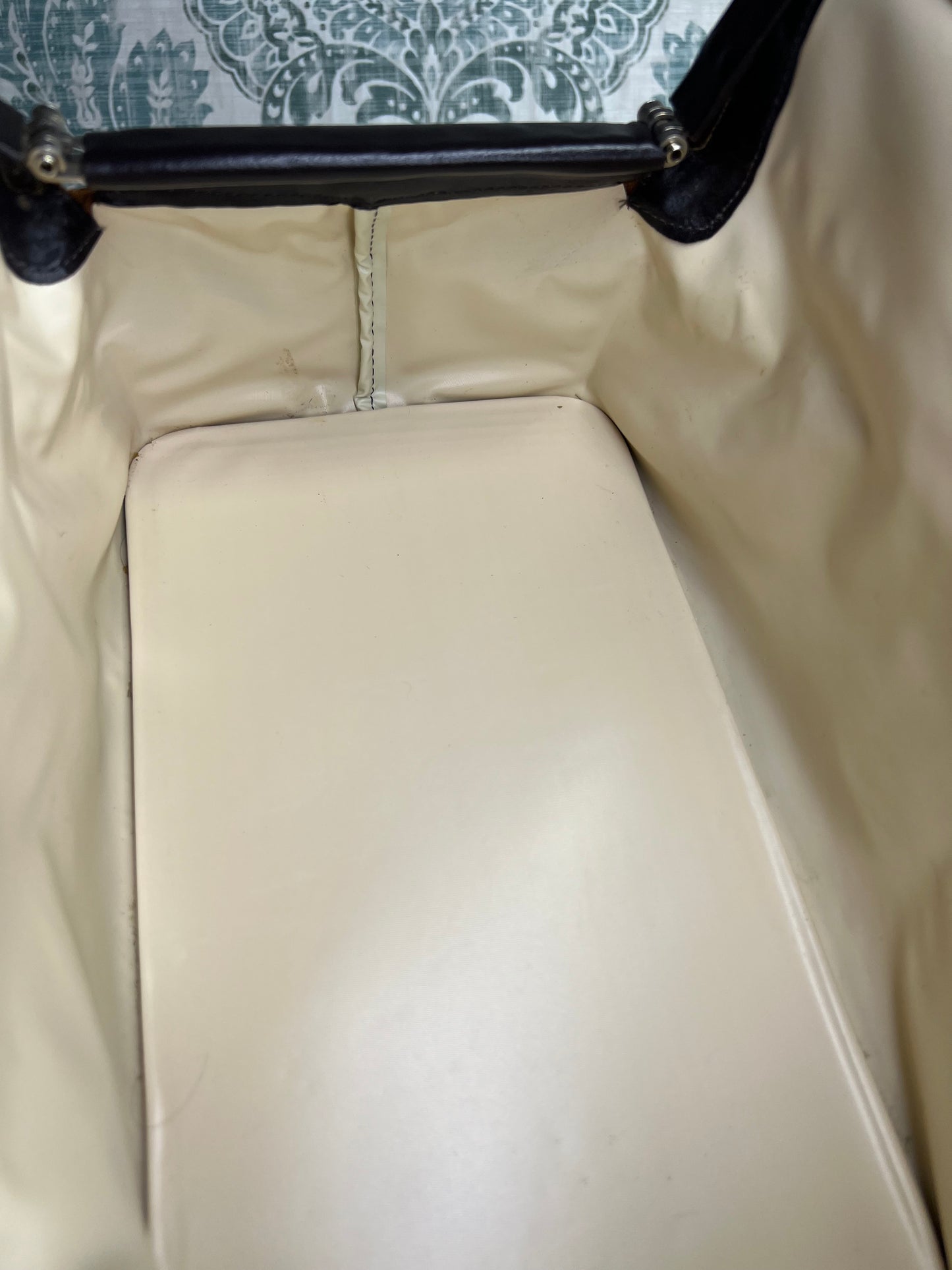 Louis Vuitton Toiletry / Dopp Kit