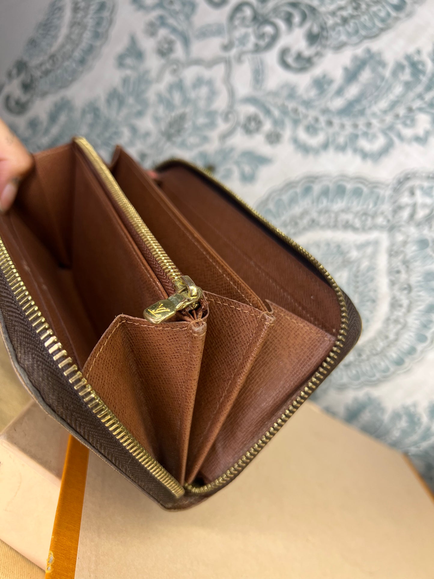 Louis Vuitton Zippy Wallet
