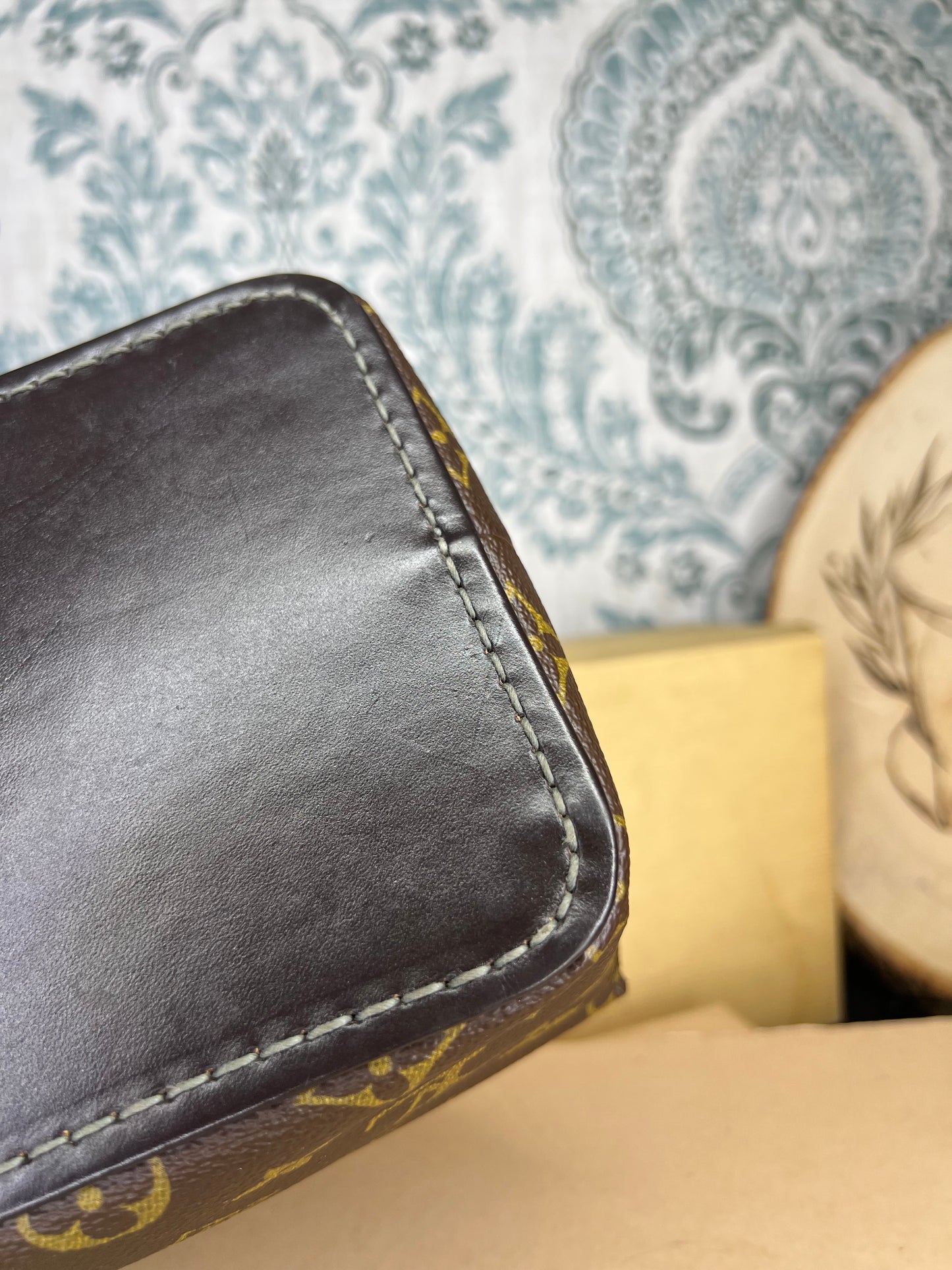 Louis Vuitton Toiletry / Dopp Kit