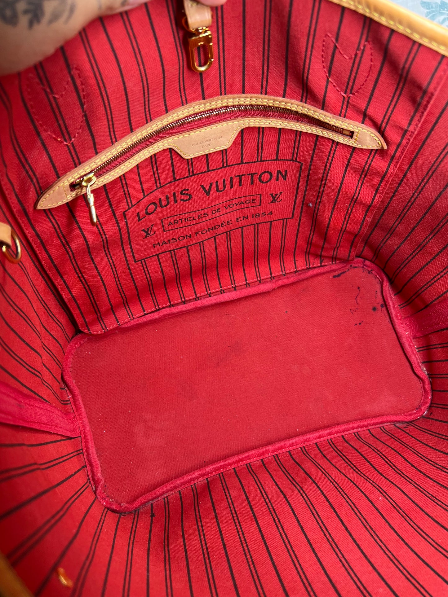 Neverfull MM Cherry Red