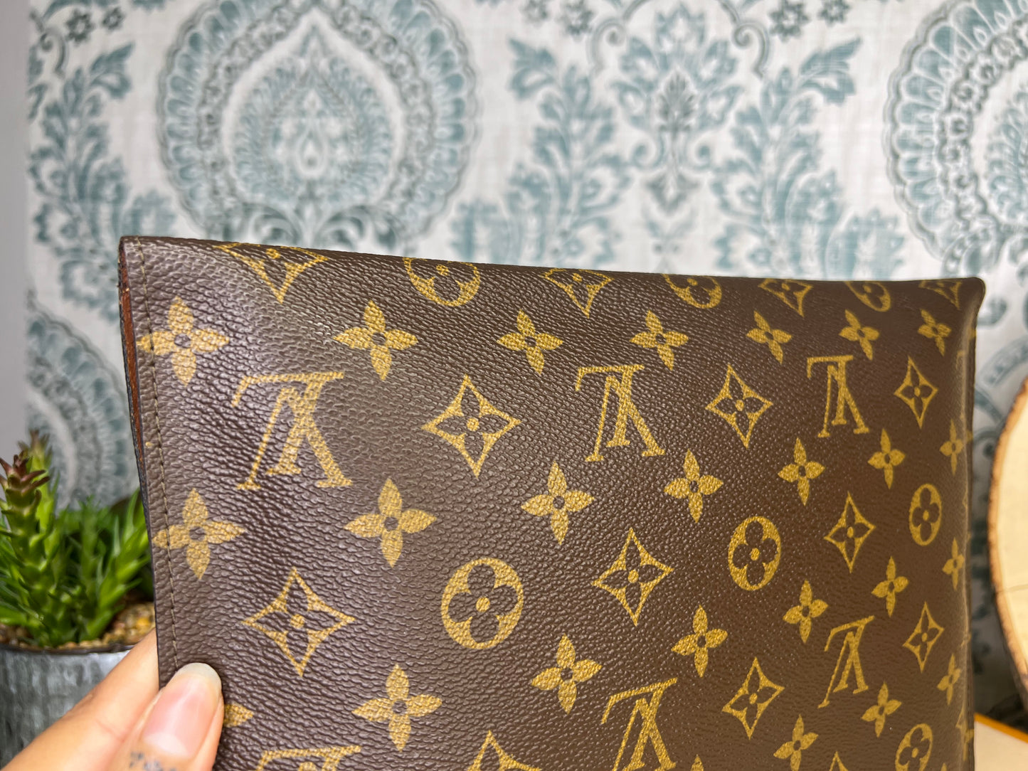 Louis Vuitton Poche Plate Clutch