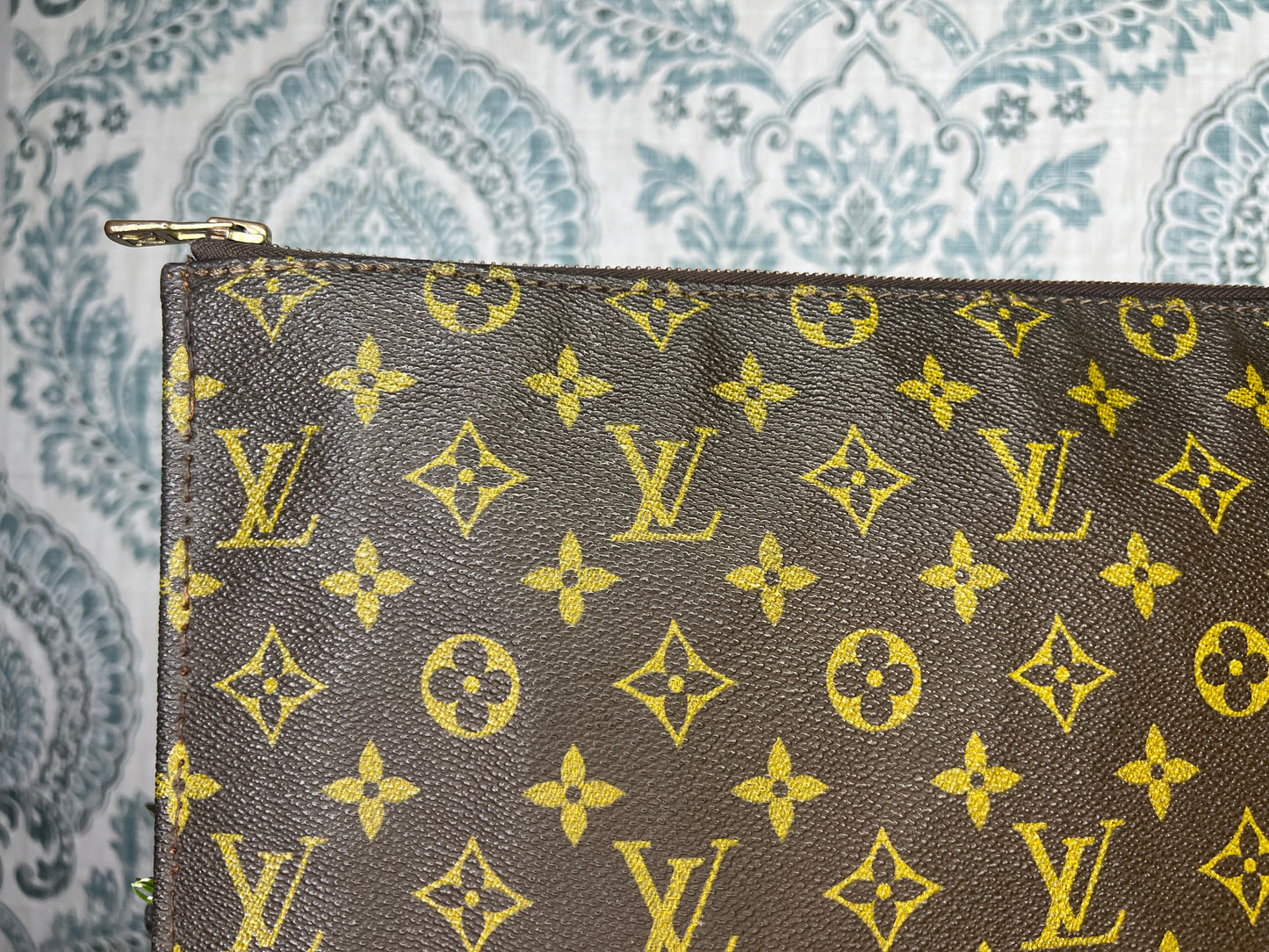 Louis Vuitton Poche Documents