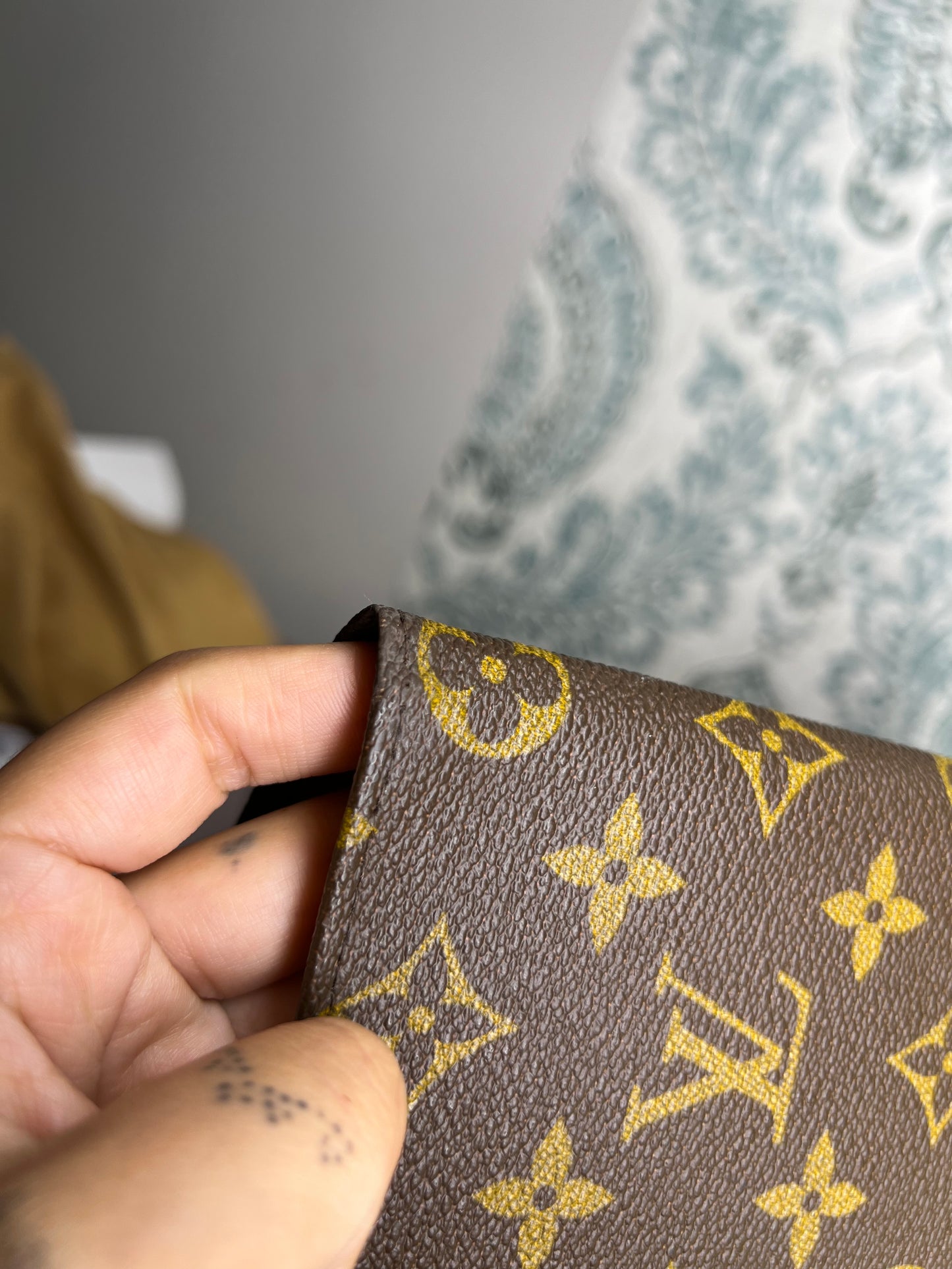 Louis Vuitton Saks Fifth Ave Agenda Cover