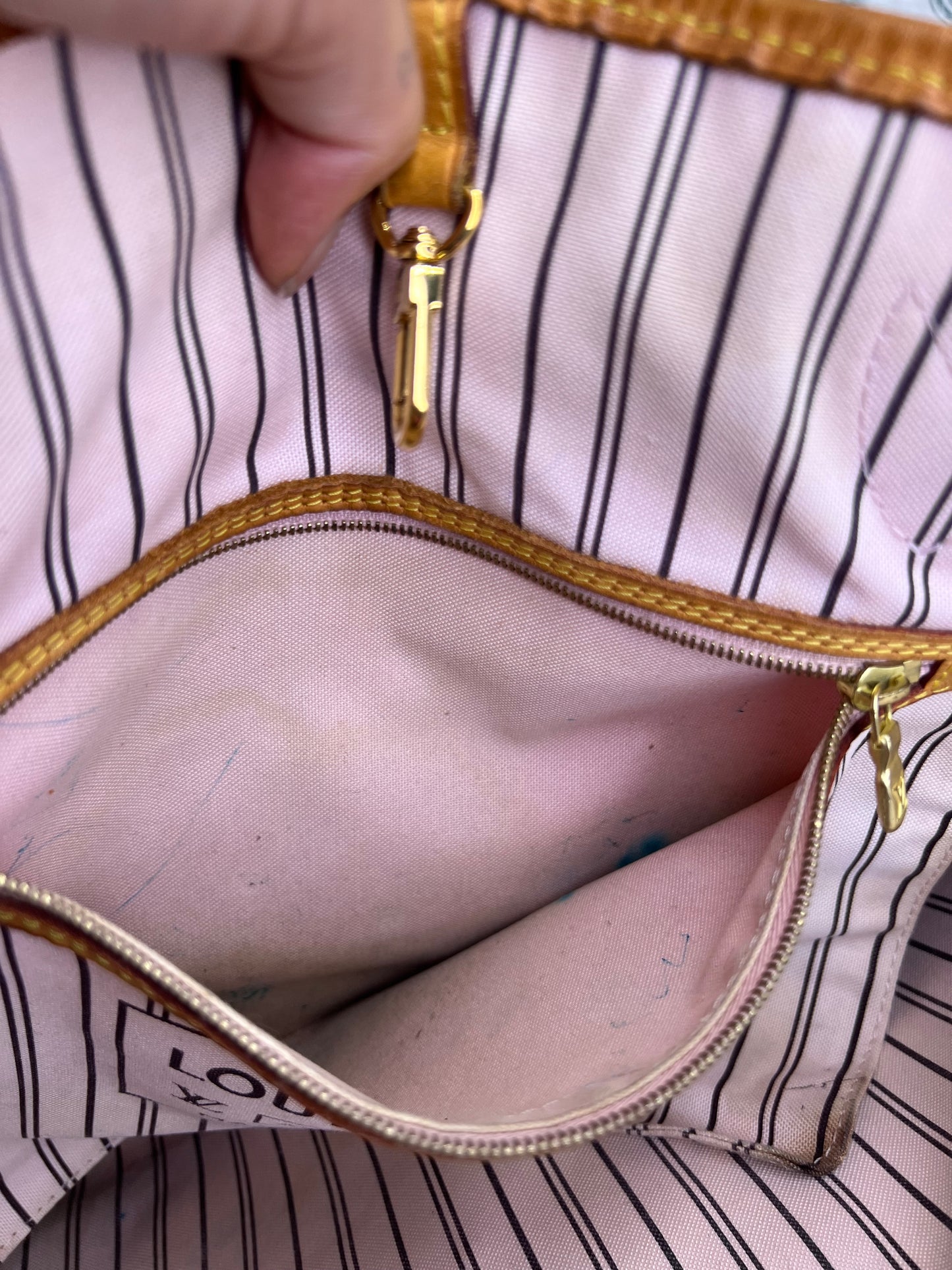 Louis Vuitton Neverfull MM Rose Ballerine