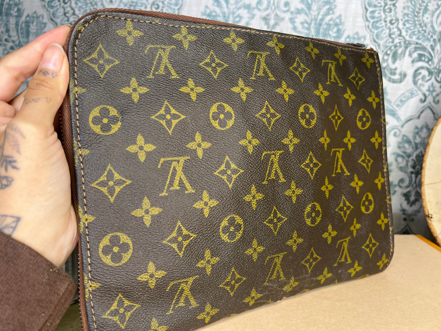 Louis Vuitton Poche Documents PM