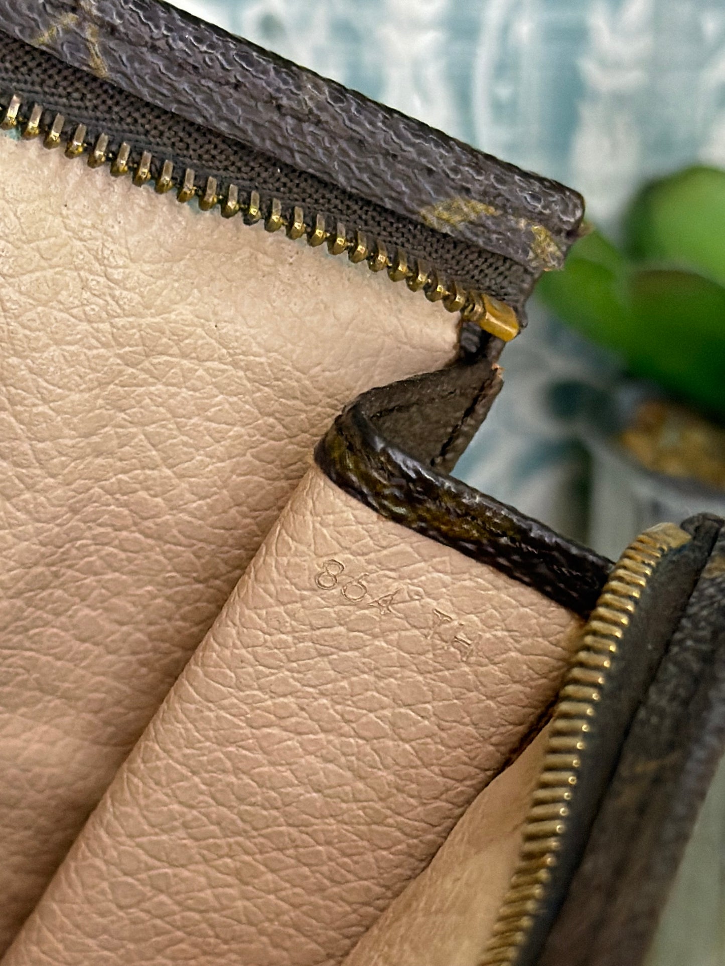 Louis Vuitton Monogram Toiletry 26