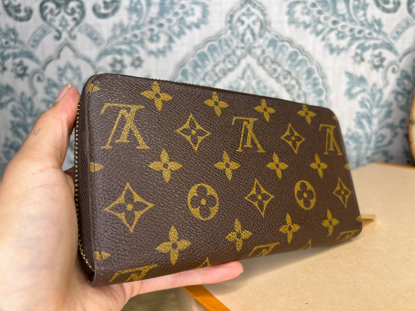 Louis Vuitton Zippy Wallet