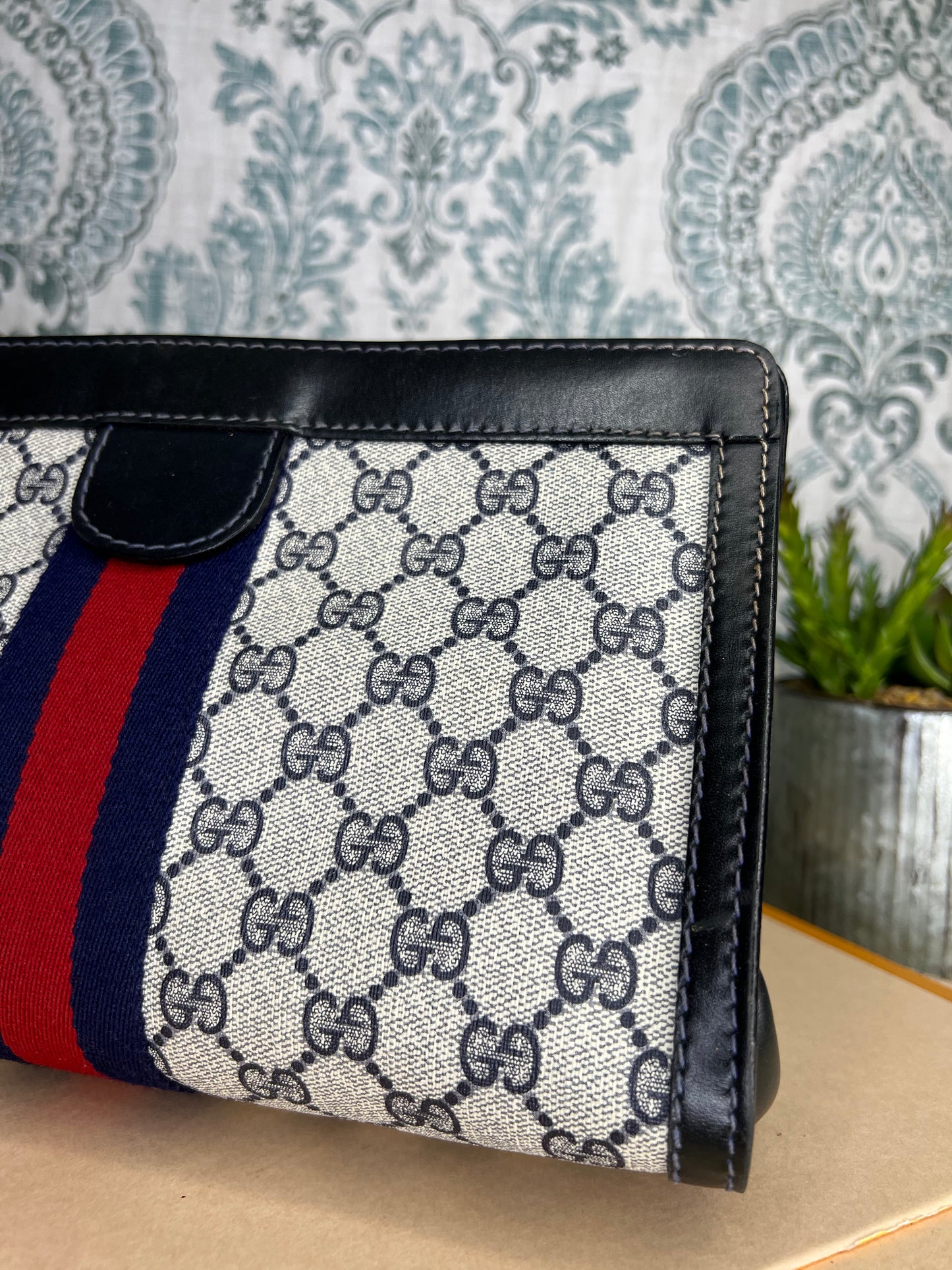 Gucci Parfum Navy Sherry Line Clutch