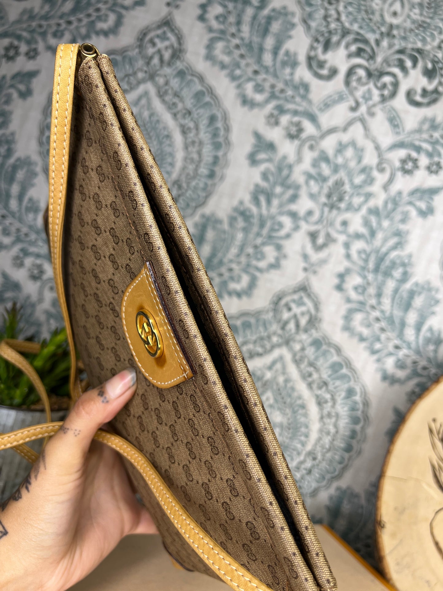 Micro Gucci Tan Vintage Crossbody