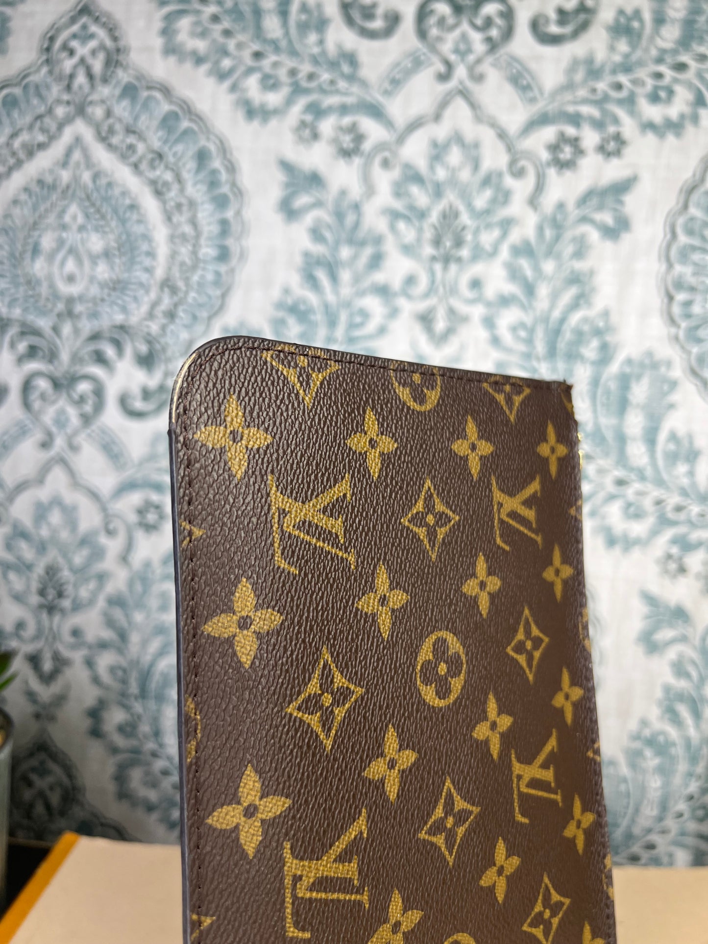 Louis Vuitton Neverfull MM Pochette