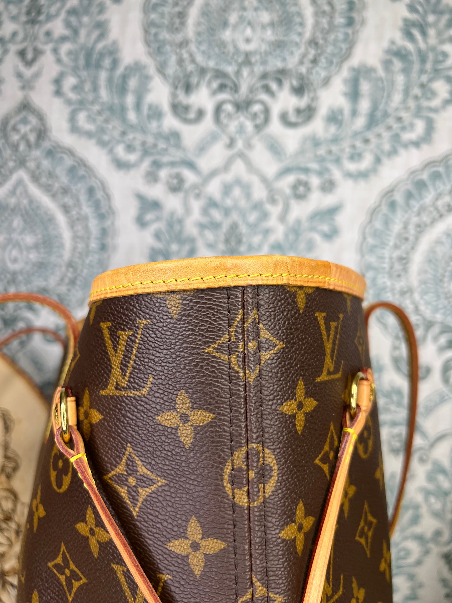 Neverfull MM Cherry Red