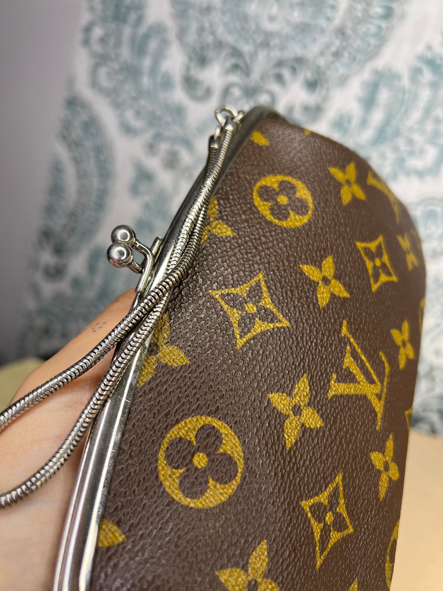 Louis Vuitton Kisslock Wristlet