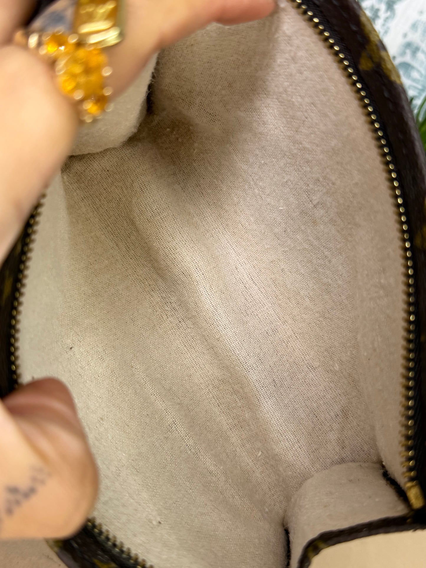 Louis Vuitton Toiletry 15