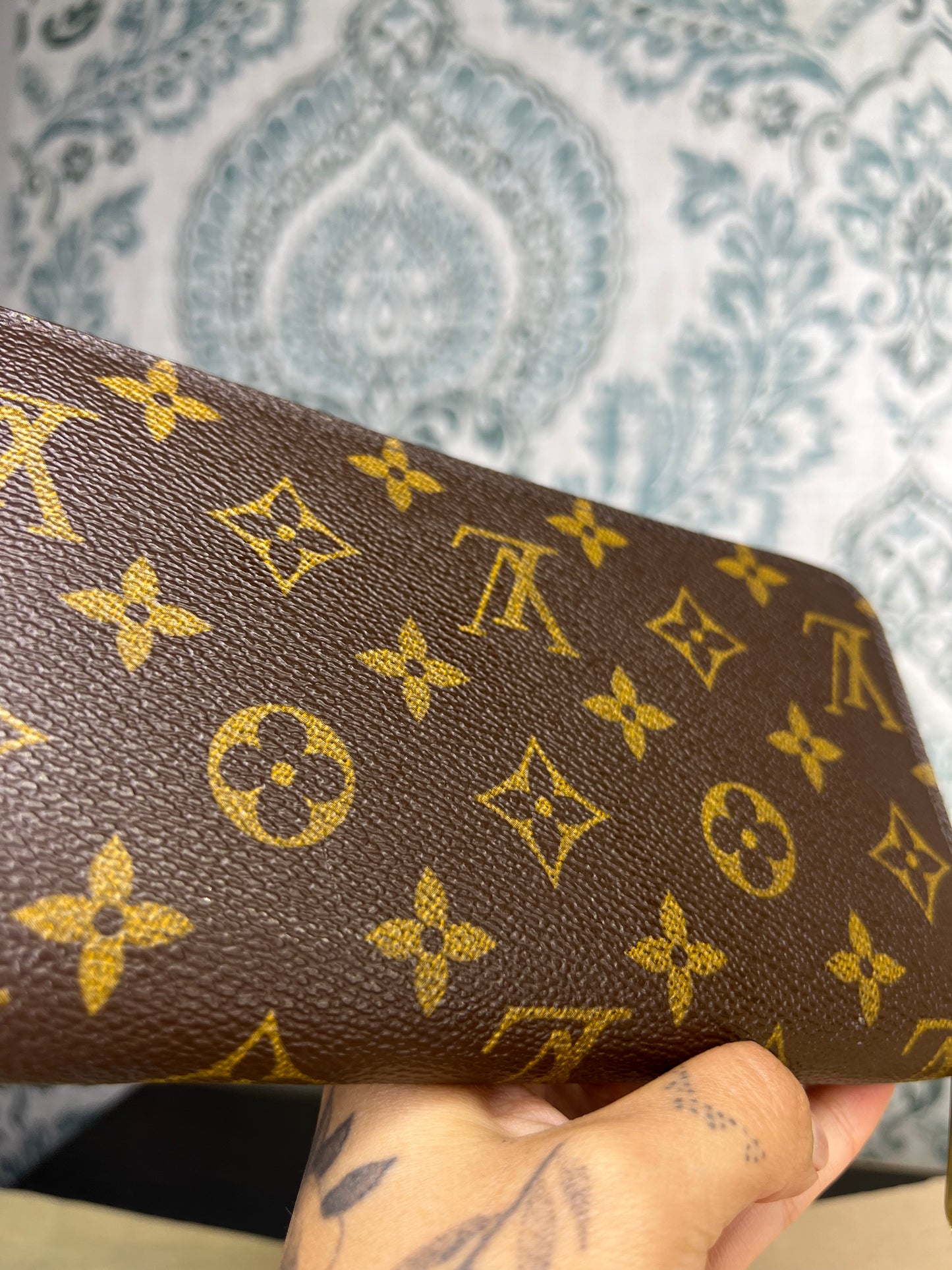 Louis Vuitton Zippy Wallet