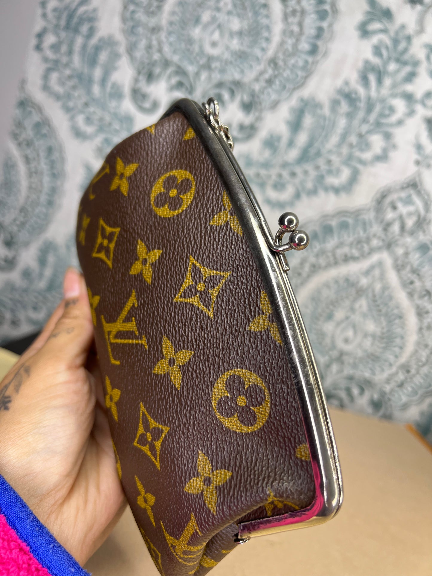 Louis Vuitton Kisslock Wristlet