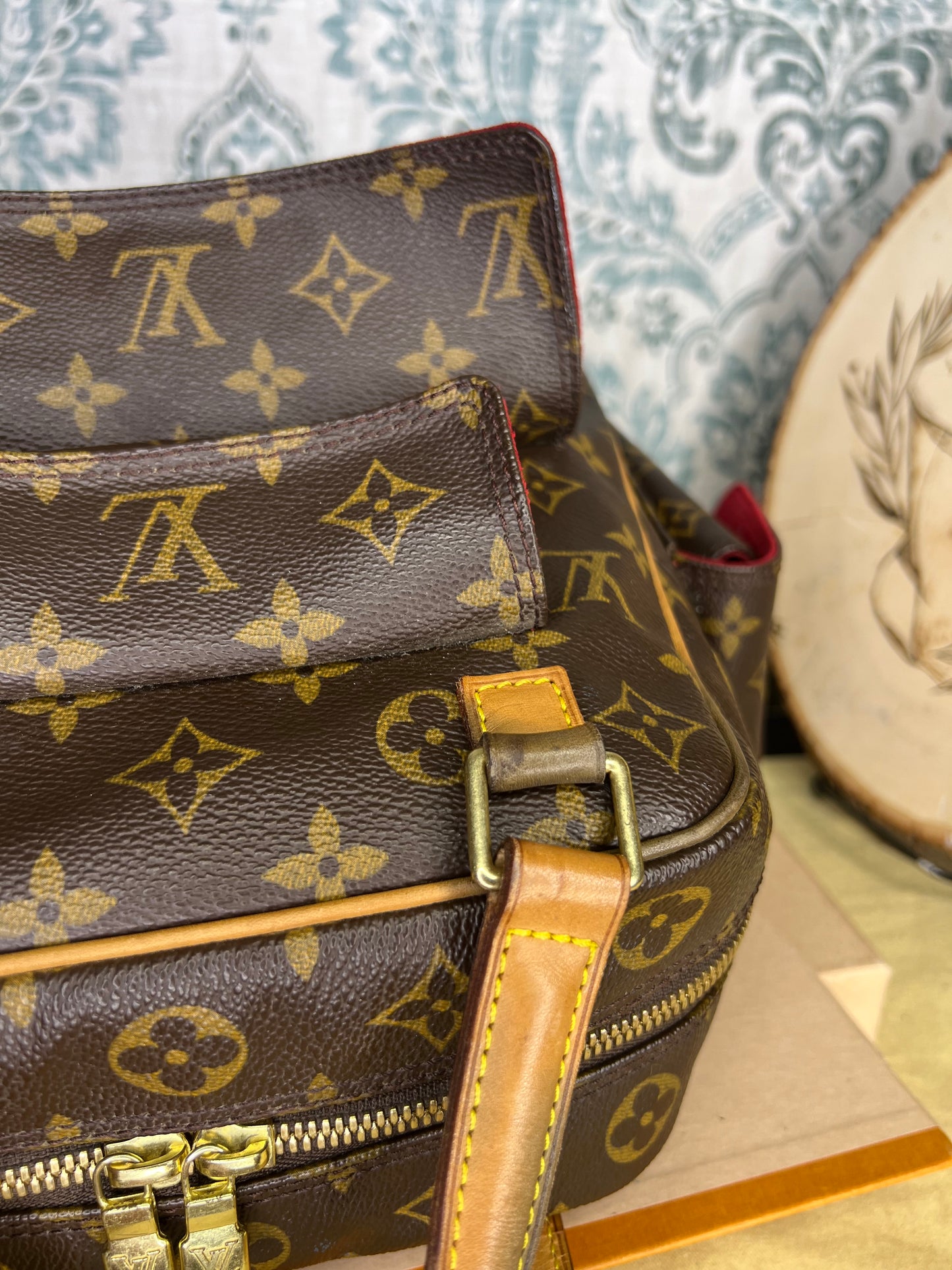Louis Vuitton Excentri Cite Handbag