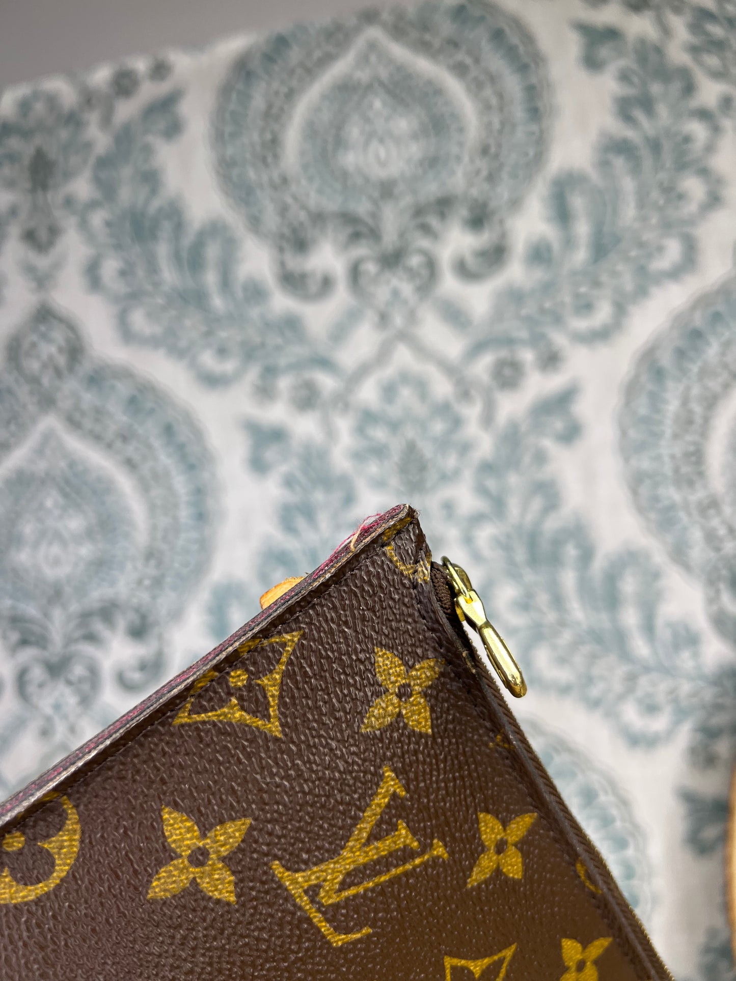 Louis Vuitton Neverfull Pouch Pivoine
