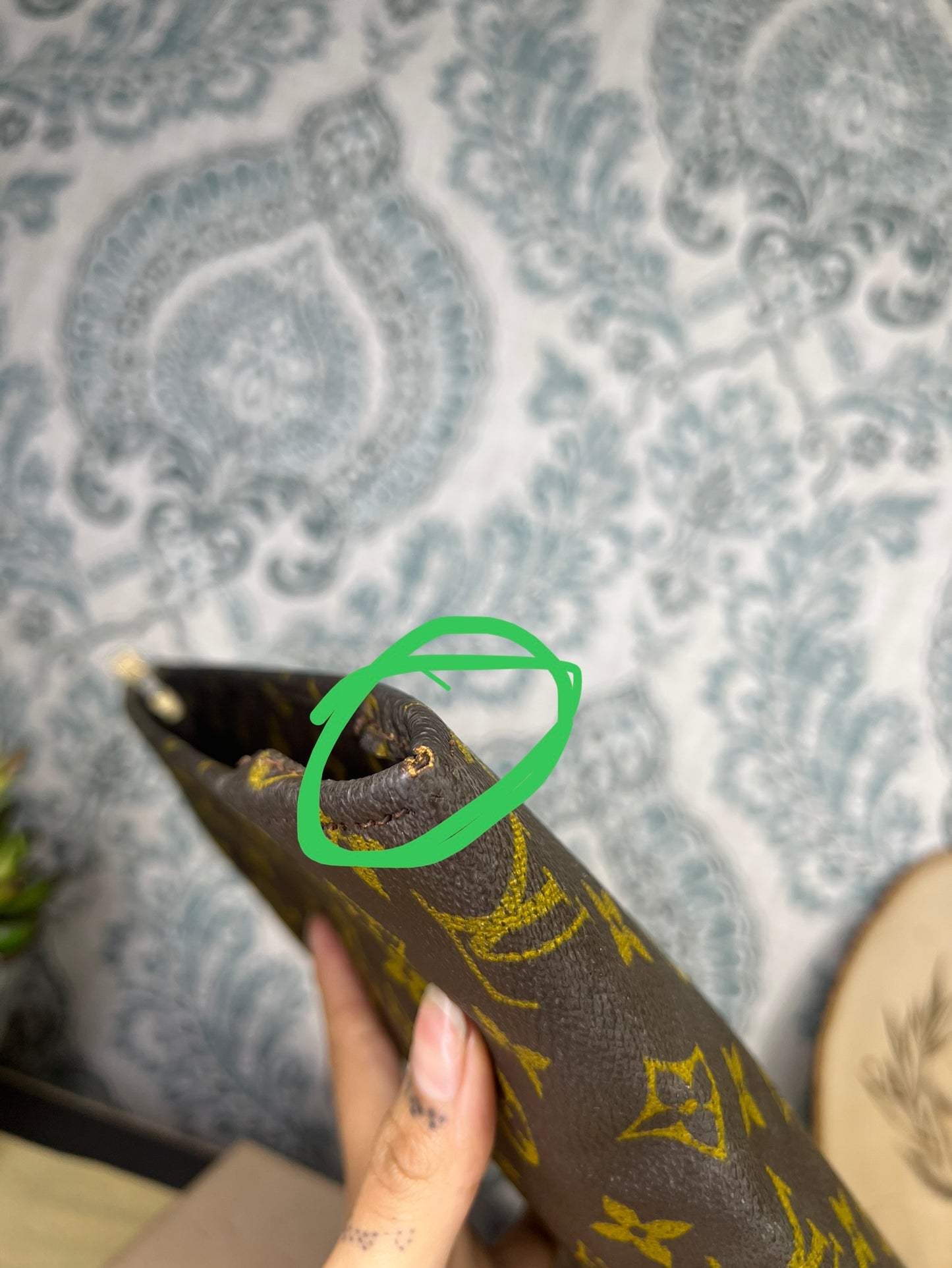 Louis Vuitton Poche Documents